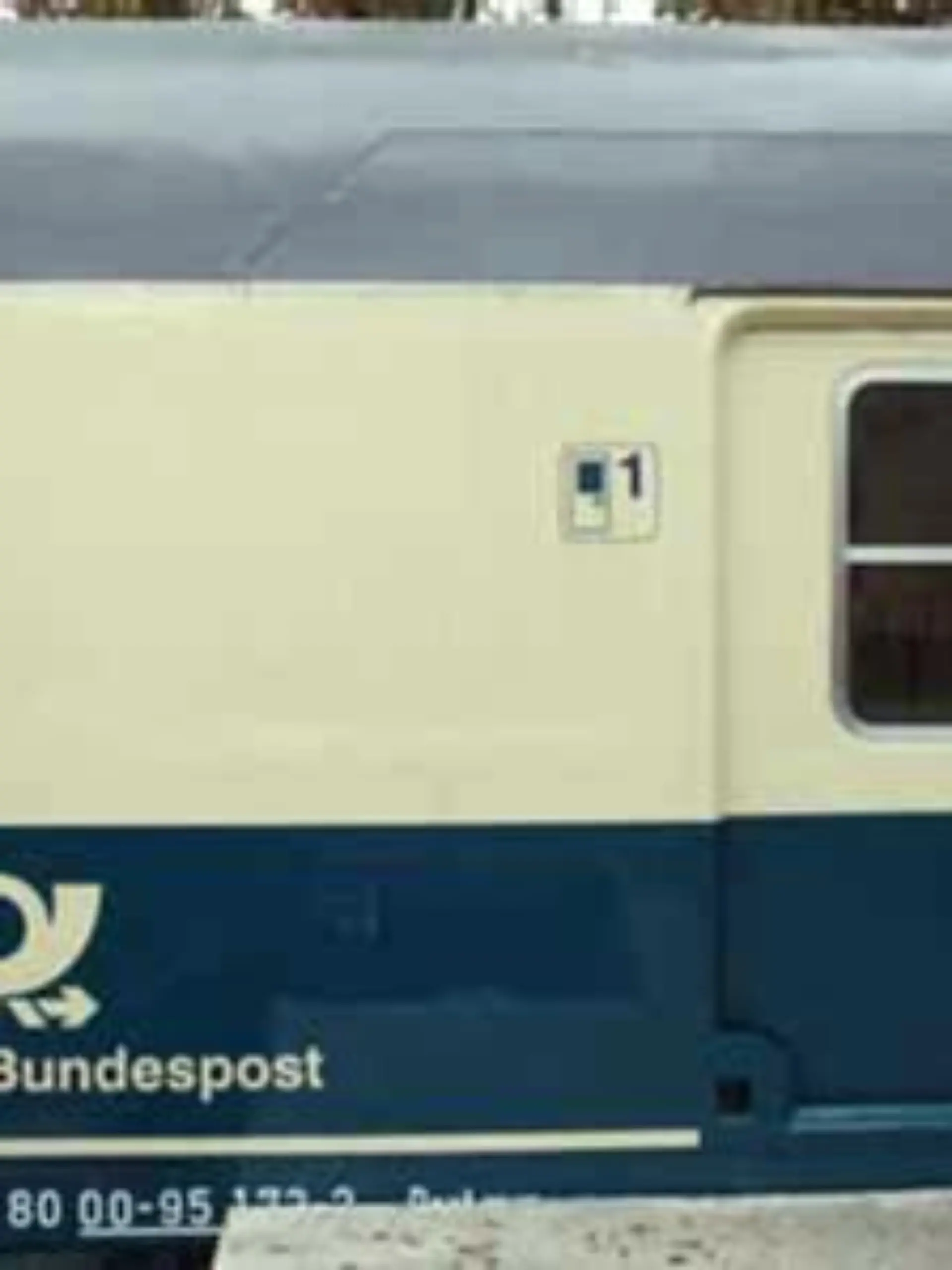 Vanessa und Marco lieben die alten Postwaggons. Sie wollen sogar ihre zukünftige Wohnung in einem Postwaggon einrichten...