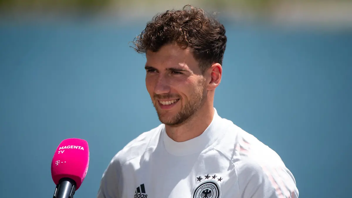 Leon Goretzka Deutschland beim Magentasport Interview, GER, Fussball Nationalmannschaft Trainingslager Herzogenaurach, 21.06.2021, Spielzeit 2020/2021 DFB REGULATIONS PROHIBIT ANY USE OF PHOTOGRAPHS AS IMAGE SEQUENCES AND/OR QUASI-VIDEO GER, Fussball Nationalmannschaft Trainingslager Herzogenaurach, 21.06.2021, Spielzeit 2020/2021 Herzogenaurach *** Leon Goretzka Germany at Magentasport Interview, GER, Football National Team Training Camp Herzogenaurach, 21 06 2021, Season 2020 2021 DFB REGULATES PROHIBIT ANY USE OF PHOTOGRAPHS AS IMAGE SEQUENCES AND OR QUASI VIDEO GER, Football National Team Training Camp Herzogenaurach, 21 06 2021, Season 2020 2021 Herzogenaurach Copyright: xEibnerxPressefoto/MichaelxMemmlex EP_MMR