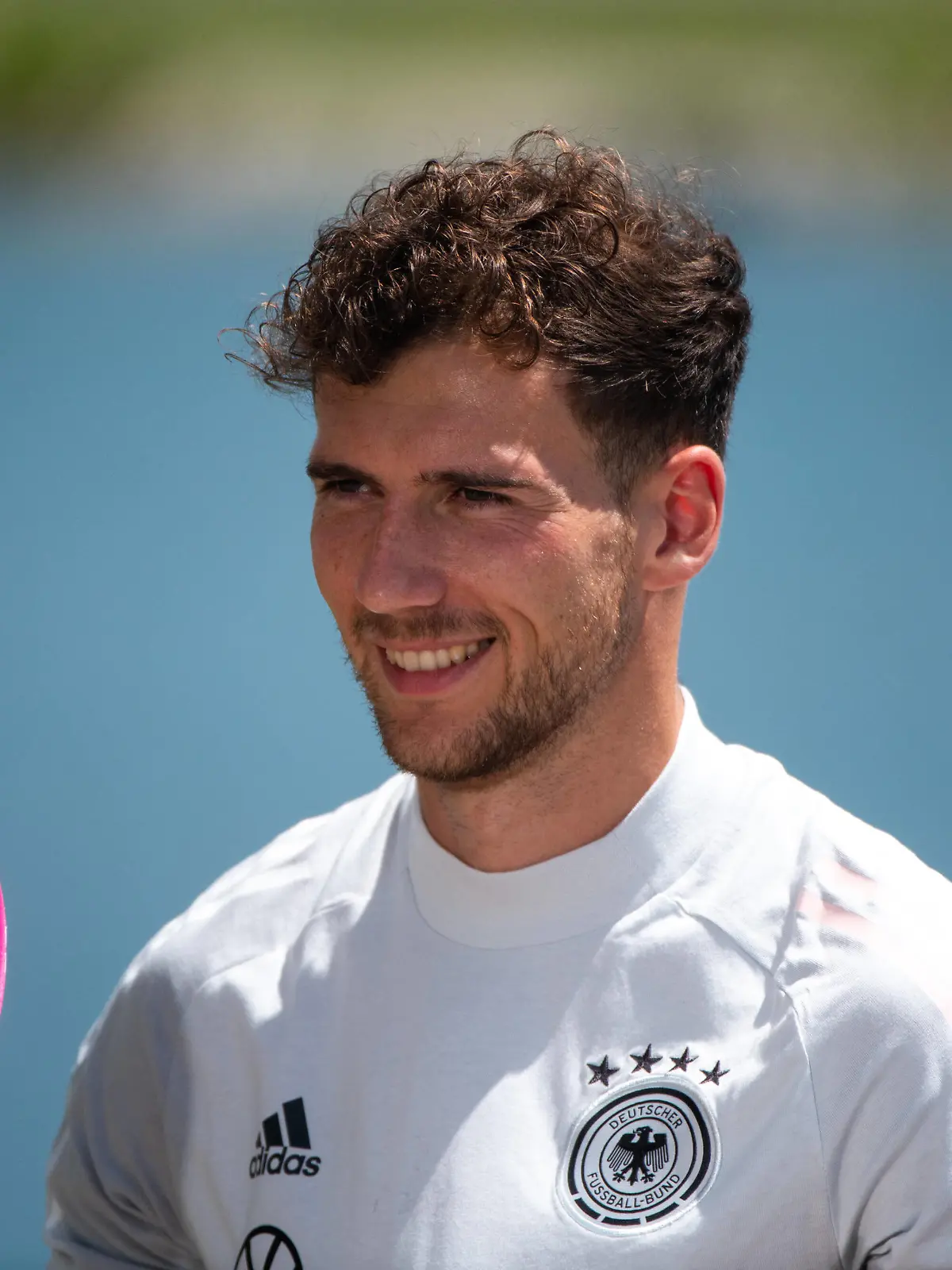 Leon Goretzka Deutschland beim Magentasport Interview, GER, Fussball Nationalmannschaft Trainingslager Herzogenaurach, 21.06.2021, Spielzeit 2020/2021 DFB REGULATIONS PROHIBIT ANY USE OF PHOTOGRAPHS AS IMAGE SEQUENCES AND/OR QUASI-VIDEO GER, Fussball Nationalmannschaft Trainingslager Herzogenaurach, 21.06.2021, Spielzeit 2020/2021 Herzogenaurach *** Leon Goretzka Germany at Magentasport Interview, GER, Football National Team Training Camp Herzogenaurach, 21 06 2021, Season 2020 2021 DFB REGULATES PROHIBIT ANY USE OF PHOTOGRAPHS AS IMAGE SEQUENCES AND OR QUASI VIDEO GER, Football National Team Training Camp Herzogenaurach, 21 06 2021, Season 2020 2021 Herzogenaurach Copyright: xEibnerxPressefoto/MichaelxMemmlex EP_MMR 