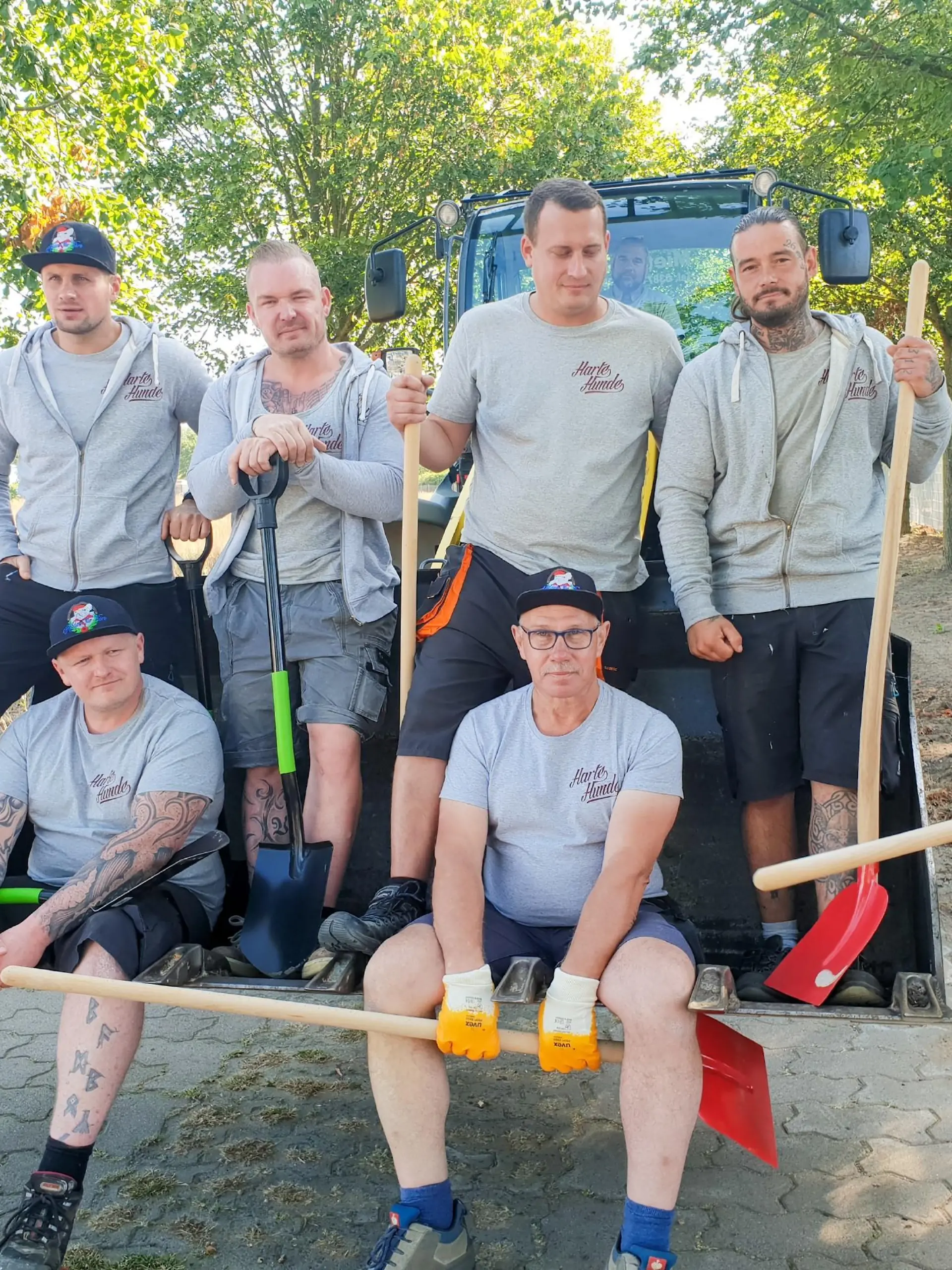 In der SOS-Hundehilfe wartet auf die Harten Hunde ihre größte Baustelle aller Zeiten.

Die Verwendung des sendungsbezogenen Materials ist nur mit dem Hinweis und Verlinkung auf TVNOW gestattet.