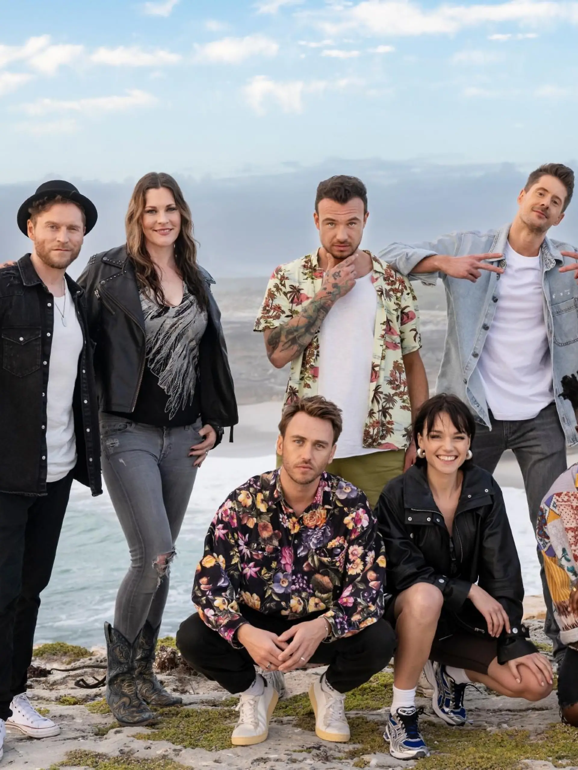 V.l.: Johannes Oerding, Floor Jansen, Clueso, SDP (Dag-Alexis Kopplin), LOTTE, SDP (Vincent Stein), Kelvin Jones, ELIF

Die Verwendung des sendungsbezogenen Materials ist nur mit dem Hinweis und Verlinkung auf RTL+ gestattet.