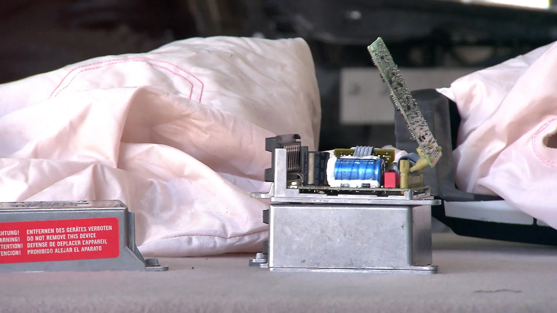 Airbags Sendemaster.mov.Still002