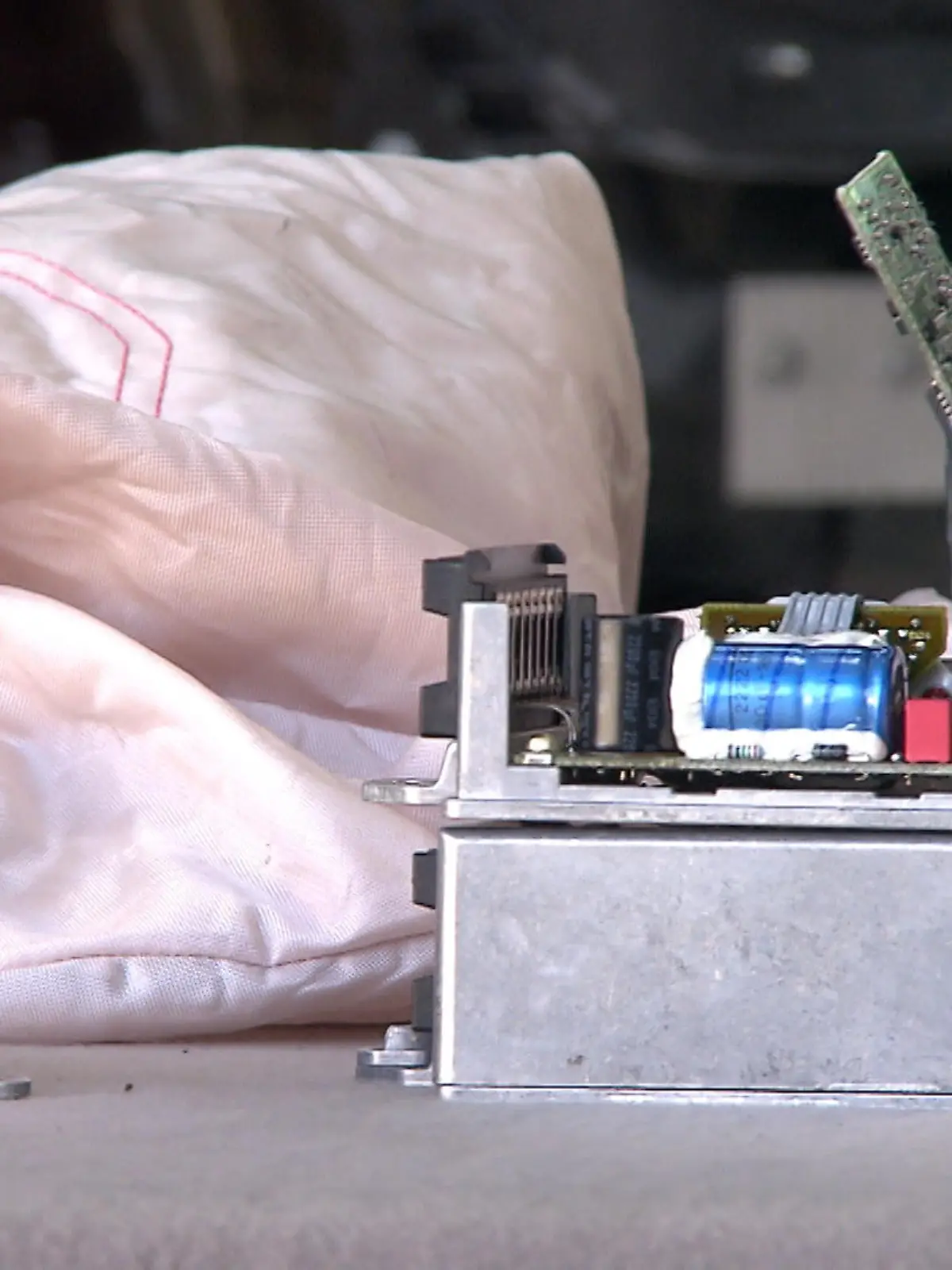 Airbags Sendemaster.mov.Still002