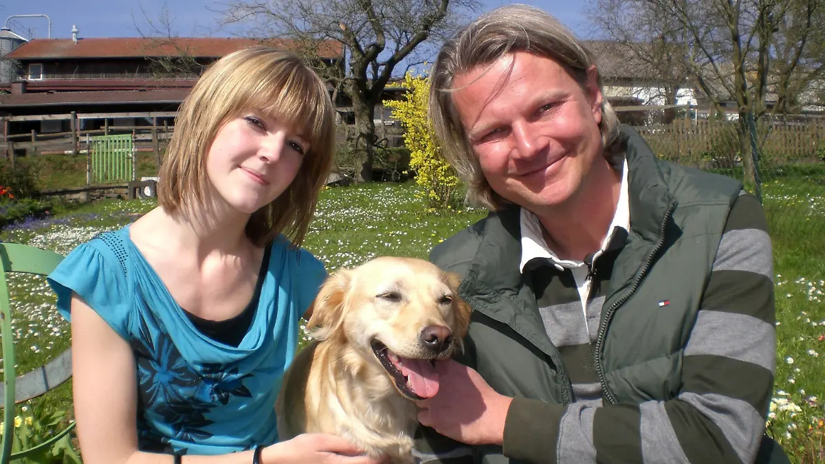 Frank Weber besucht Jennifer Schüßler, deren Mischlingshündin Maya vom Ordnungsamt als Gefahrenhund eingestuft wurde.