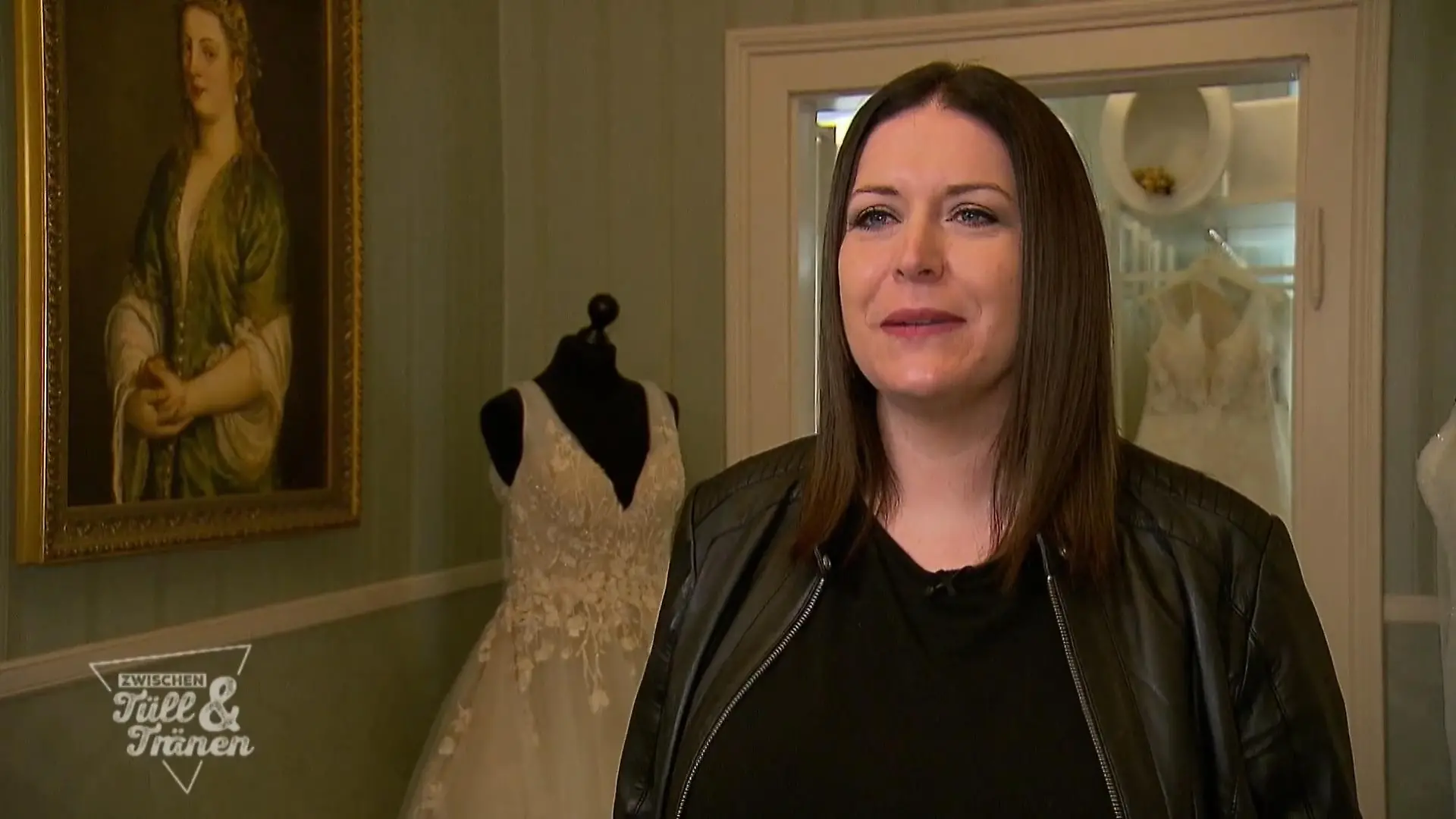 Im Hintergrund droht schon ein Kleid mit der gefürchteten Farbe