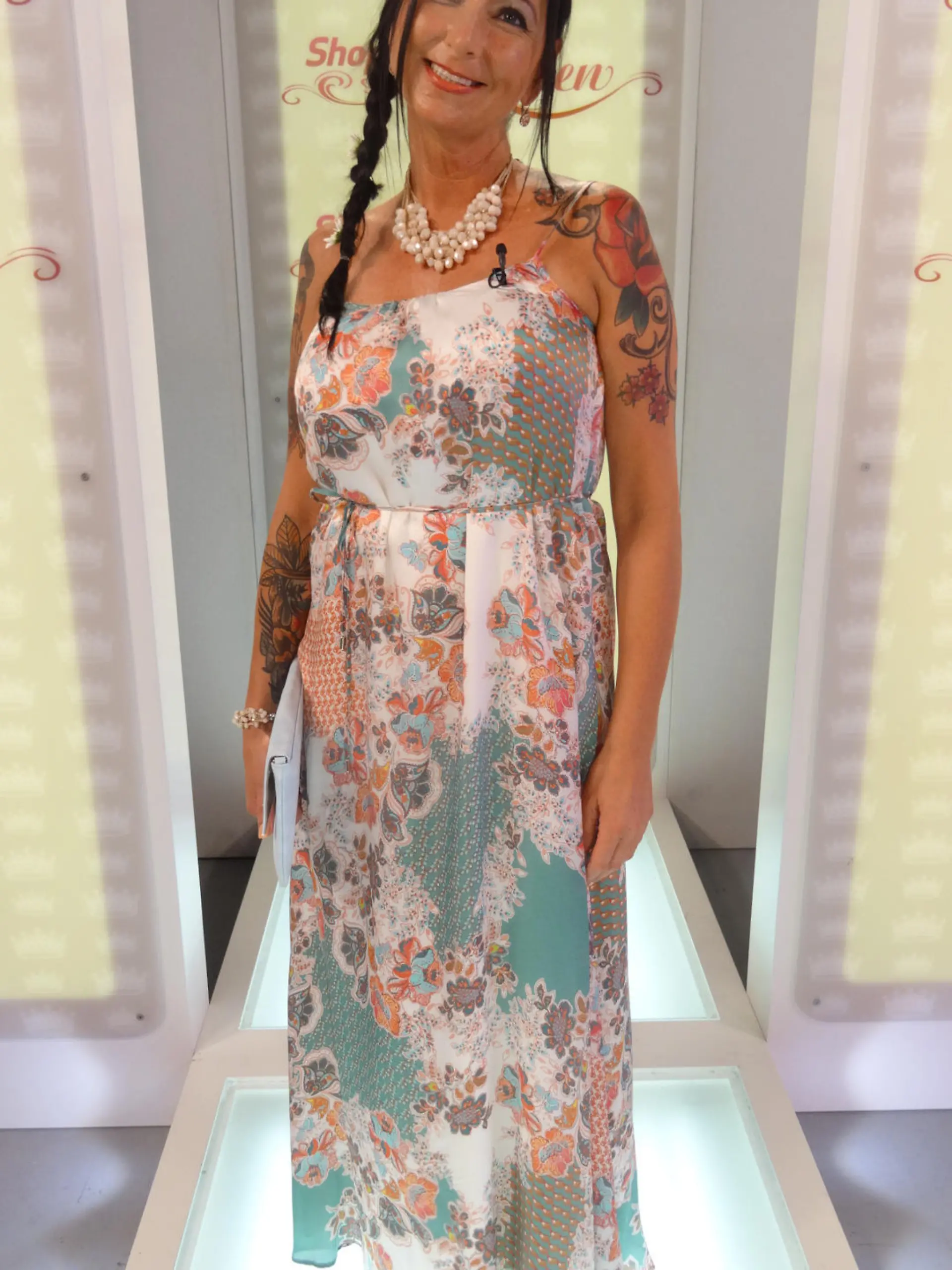 Bild zu: "Bei "Shopping Queen" in Salzburg präsentiert Veronika ihren Romanti-Look."