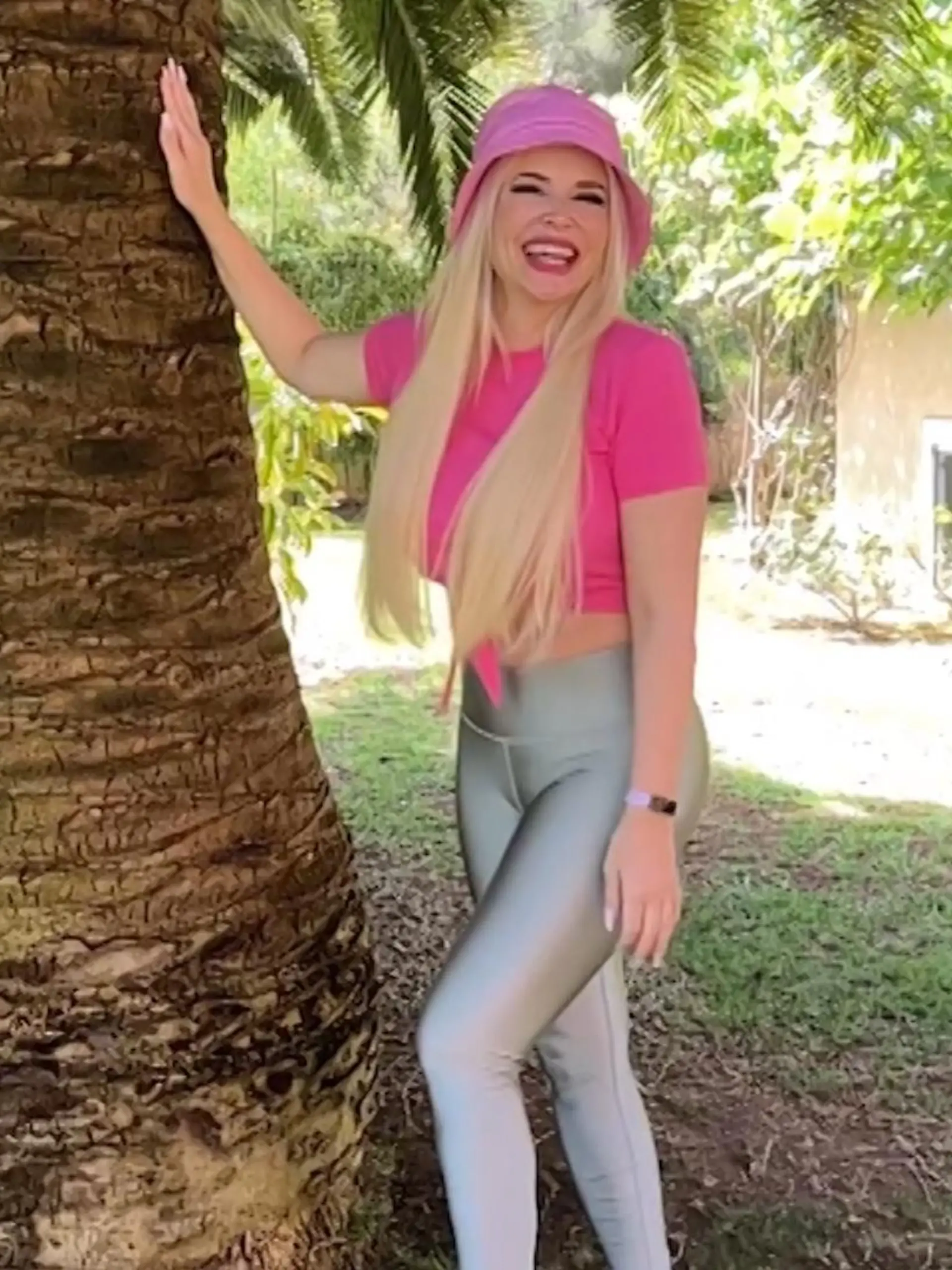 Daniela Katzenberger präsentiert auf Instagram eine unvorteilhafte Hose und zeigt dabei ihren "Cameltoe"