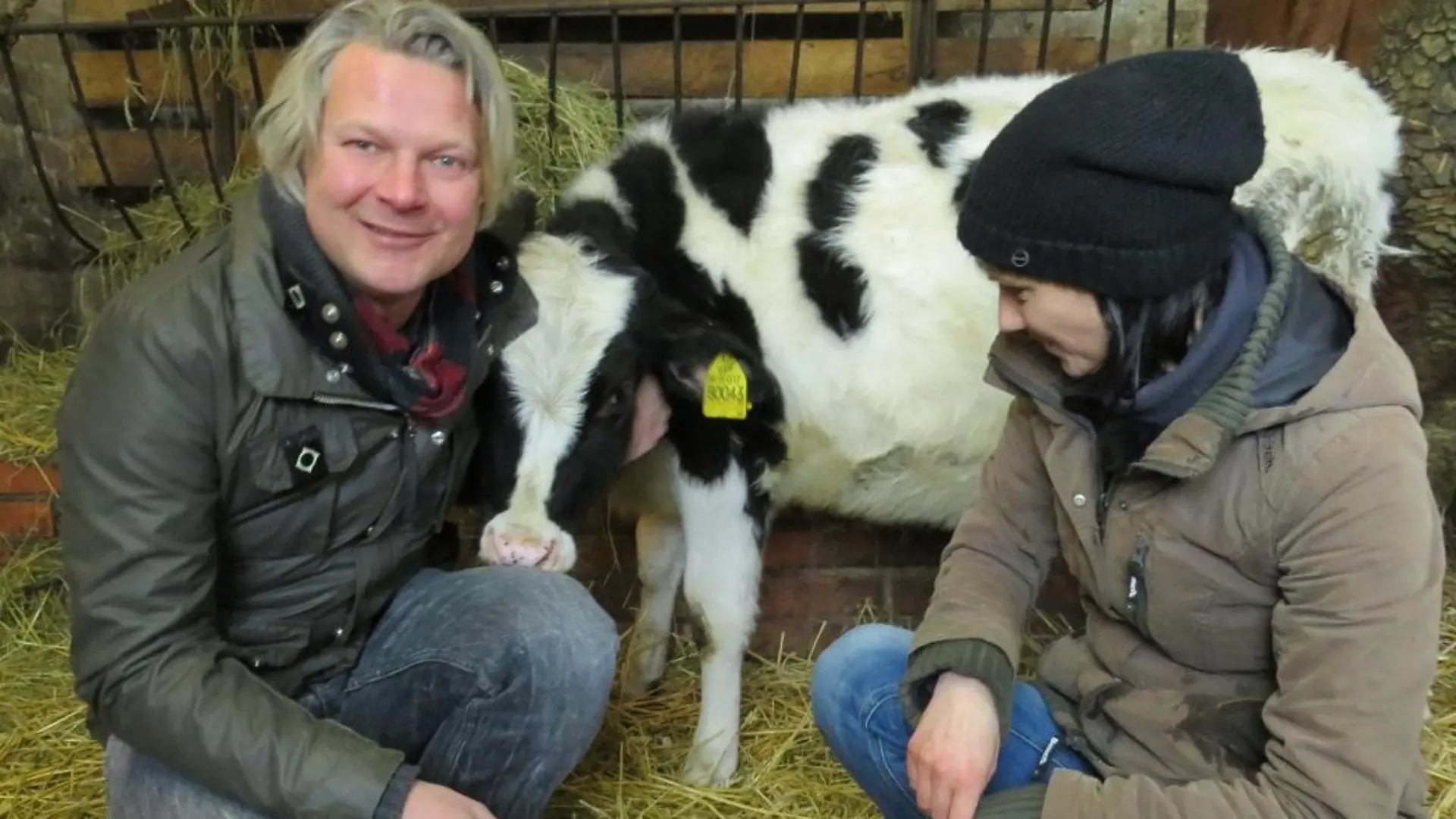 Vorschau2 - VOX-DOCMA TV - Frank Weber und Yvonne Ryll mit Kalb Frida