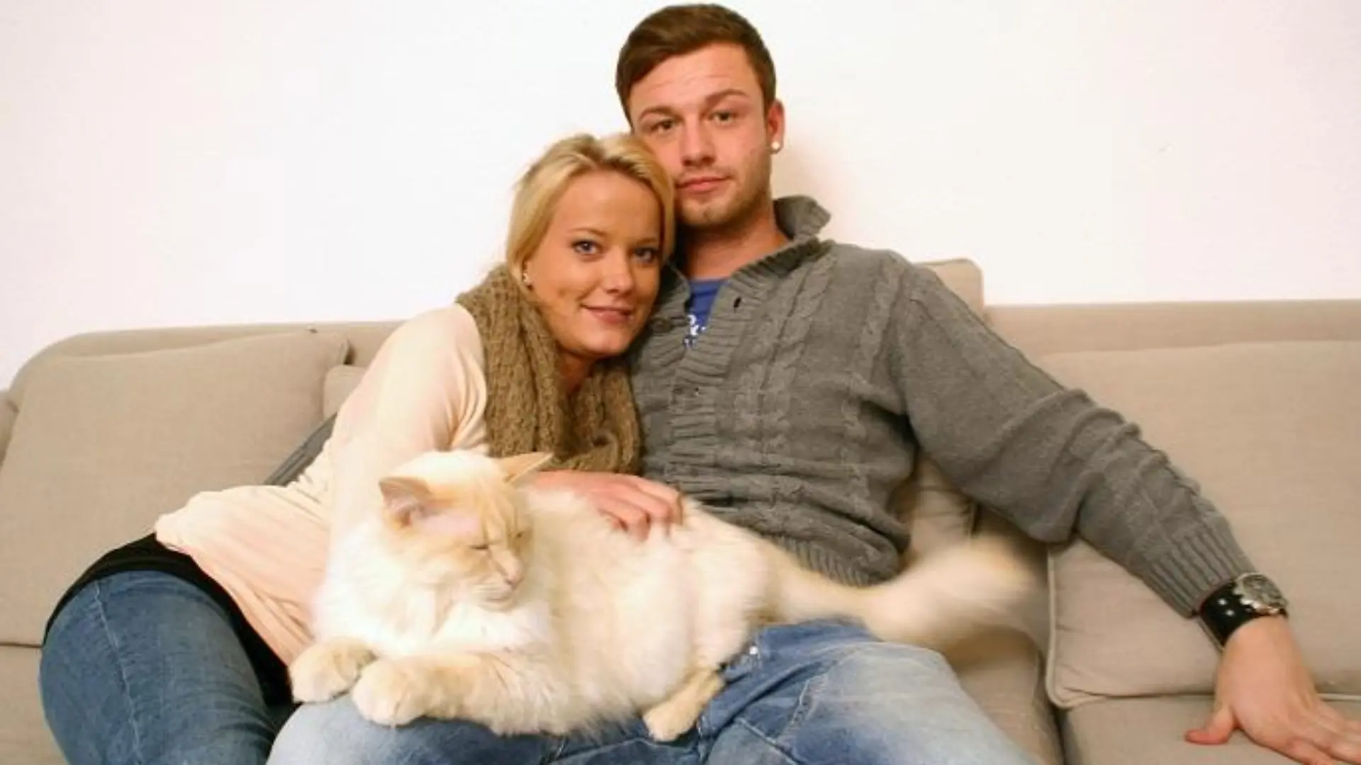 Katzenexpertin - VOX-DOCMA TV-LISA EHL - Manon Chris und Kater Loushes