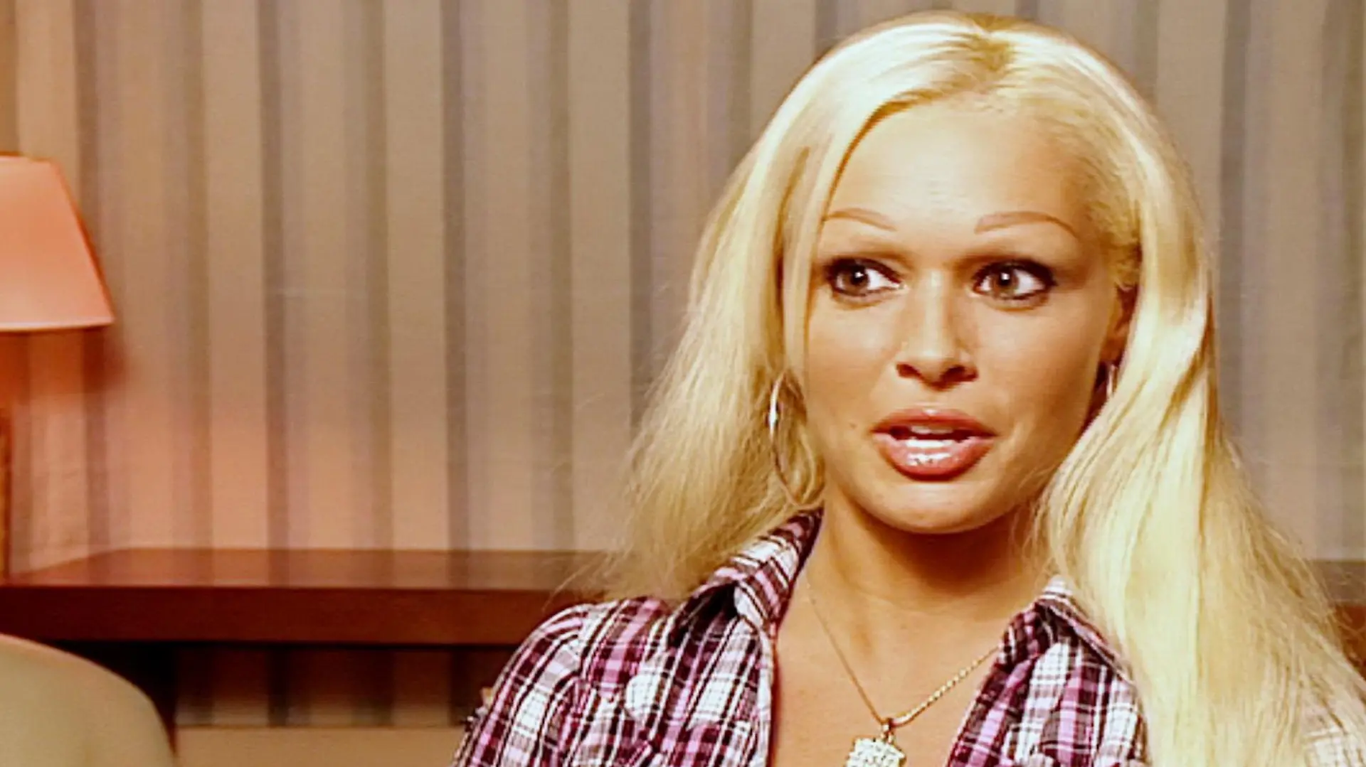 Daniela Katzenberger wurde 2009 durch die Sendung "Auf und davon - Mein Auslandstagebuch" bekannt.
+++ Die Verwendung des sendungsbezogenen Materials ist nur mit dem Hinweis und Verlinkung auf RTL+ gestattet. +++
+++ Die Verwendung des sendungsbezogenen Materials ist nur mit dem Hinweis und Verlinkung auf RTL+ gestattet. +++