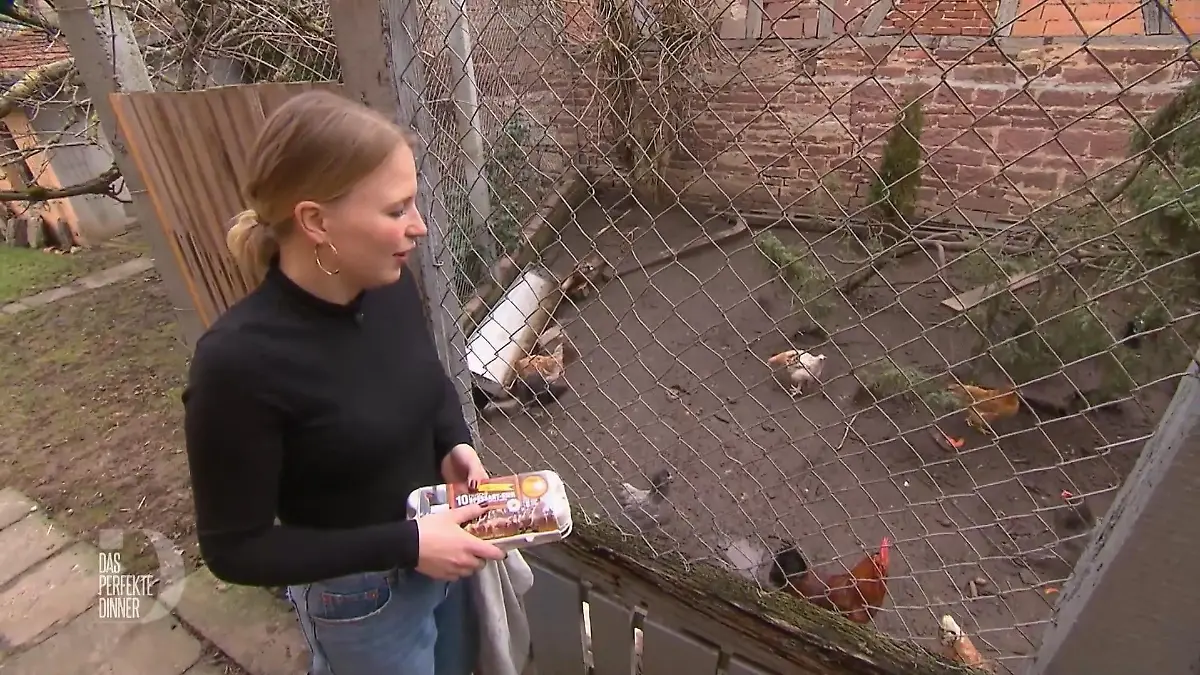 "Das perfekte Dinner"-Kandidatin Lisa Marie bei ihren Lieblingen, ihren eigenen Hühnern