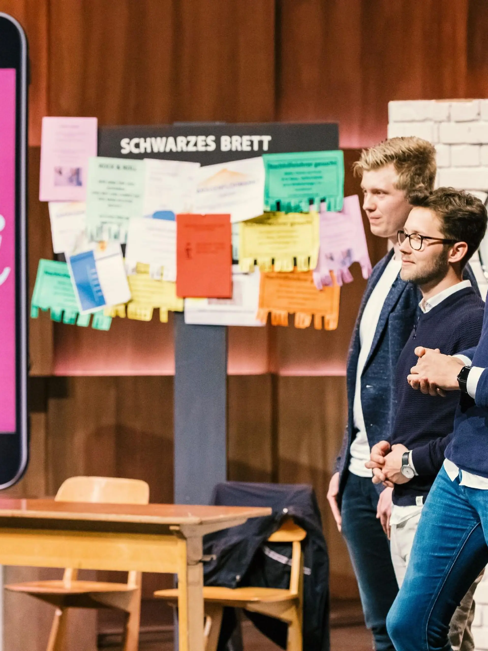 V.l.: Jan Micha Kroll, Timo Stosius, Daniel Zacharia aus Koblenz präsentieren mit "Sdui" eine digitale Palttform, die die Kommunikation an Schulen zwischen Lehrern, Eltern und Schüler vereinfacht. Sie erhoffen sich ein Investment von 1 Million Euro für 12,5 Prozent der Anteile an ihrem Unternehmen.