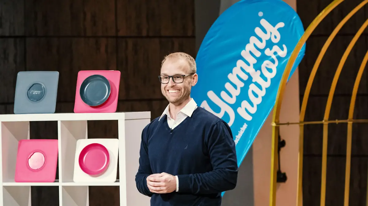 Marcus König aus Graz präsentiert mit dem "Yummynator" einen rutschfesten Hundenapf. Er erhofft sich ein Investment von 125.000 Euro für 10 Prozent seines Unternehmens.