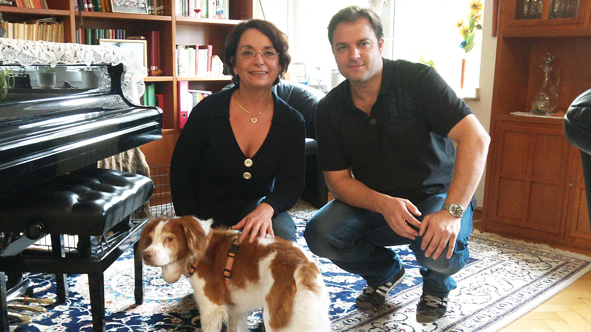 Die Zeiten, in denen Frau Peulen ungehemmt mit ihrem Hund Pituka spielen konnte, sind schon lange vorbei. Seit einigen Monaten hat sie Angst vor ihrem Rüden. Kann Martin Rütter ihr helfen?