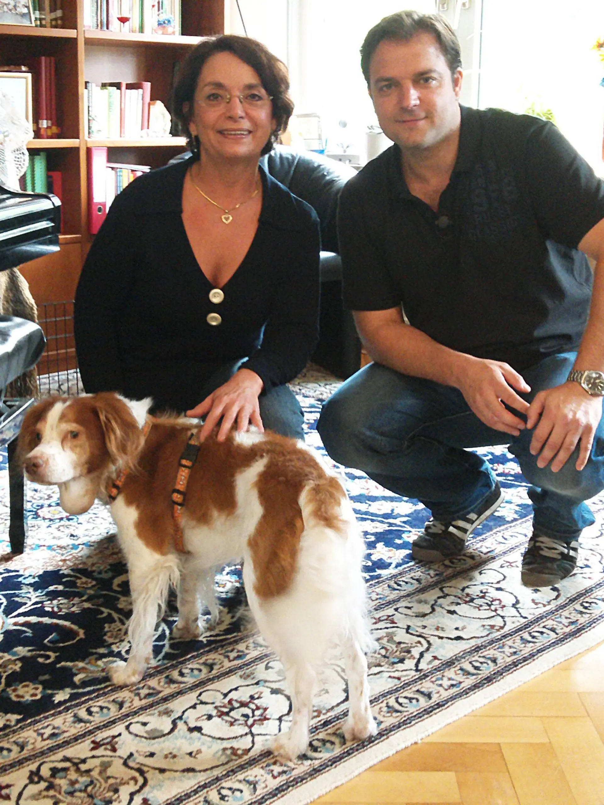Die Zeiten, in denen Frau Peulen ungehemmt mit ihrem Hund Pituka spielen konnte, sind schon lange vorbei. Seit einigen Monaten hat sie Angst vor ihrem Rüden. Kann Martin Rütter ihr helfen?