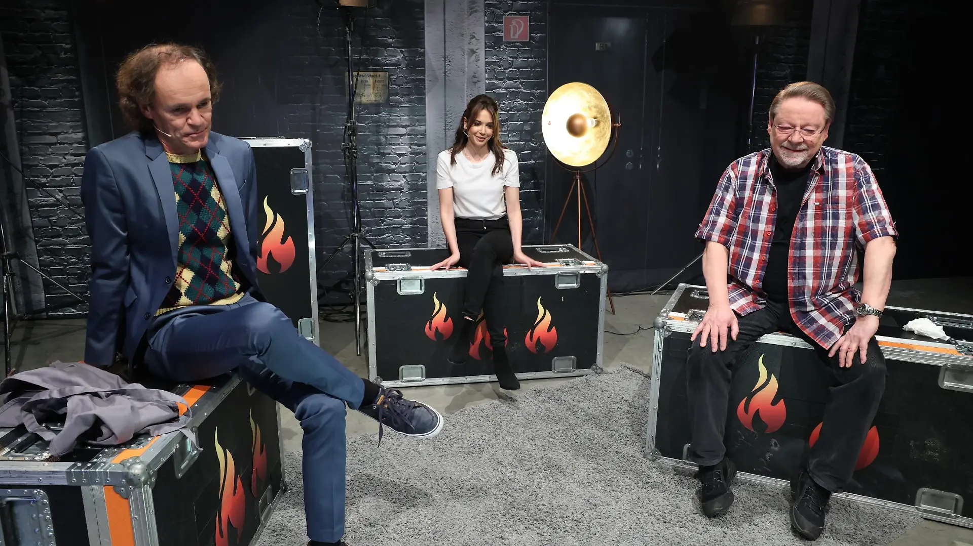 V.l.: Olaf Schubert, Mandy Capristo, Jürgen von der Lippe.
Die Verwendung des sendungsbezogenen Materials ist nur mit dem Hinweis und Verlinkung auf TVNOW gestattet.