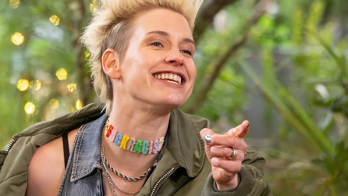 B3293