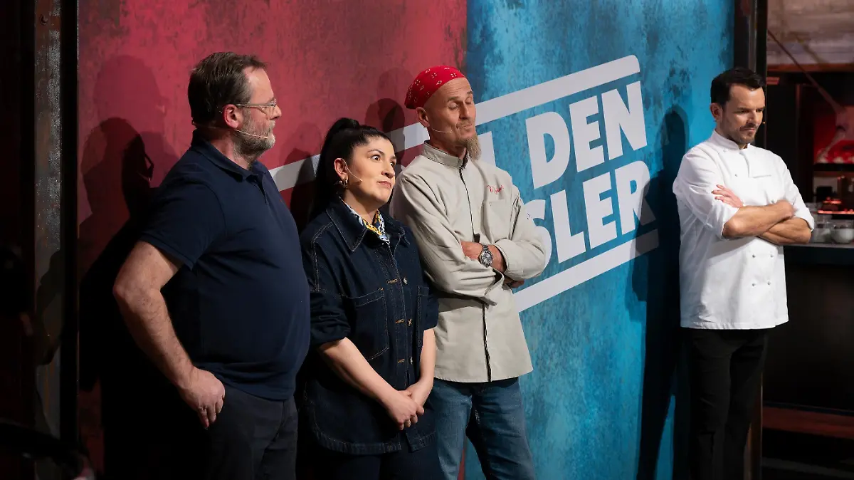 V.l.: Sepp Schellhorn, Elif Oskan, Ralf Zacherl, Steffen Henssler
+++ Die Verwendung des sendungsbezogenen Materials ist nur mit dem Hinweis und Verlinkung auf RTL+ gestattet. +++