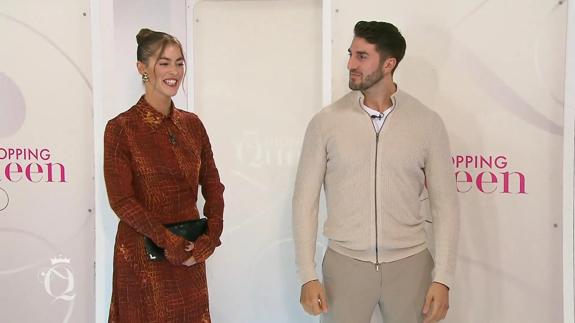 „Shopping Queen“-Kandidatin Katharina in ihrem, gemeinsam mit Bachelor Dennis Gries geshoppten, Look.