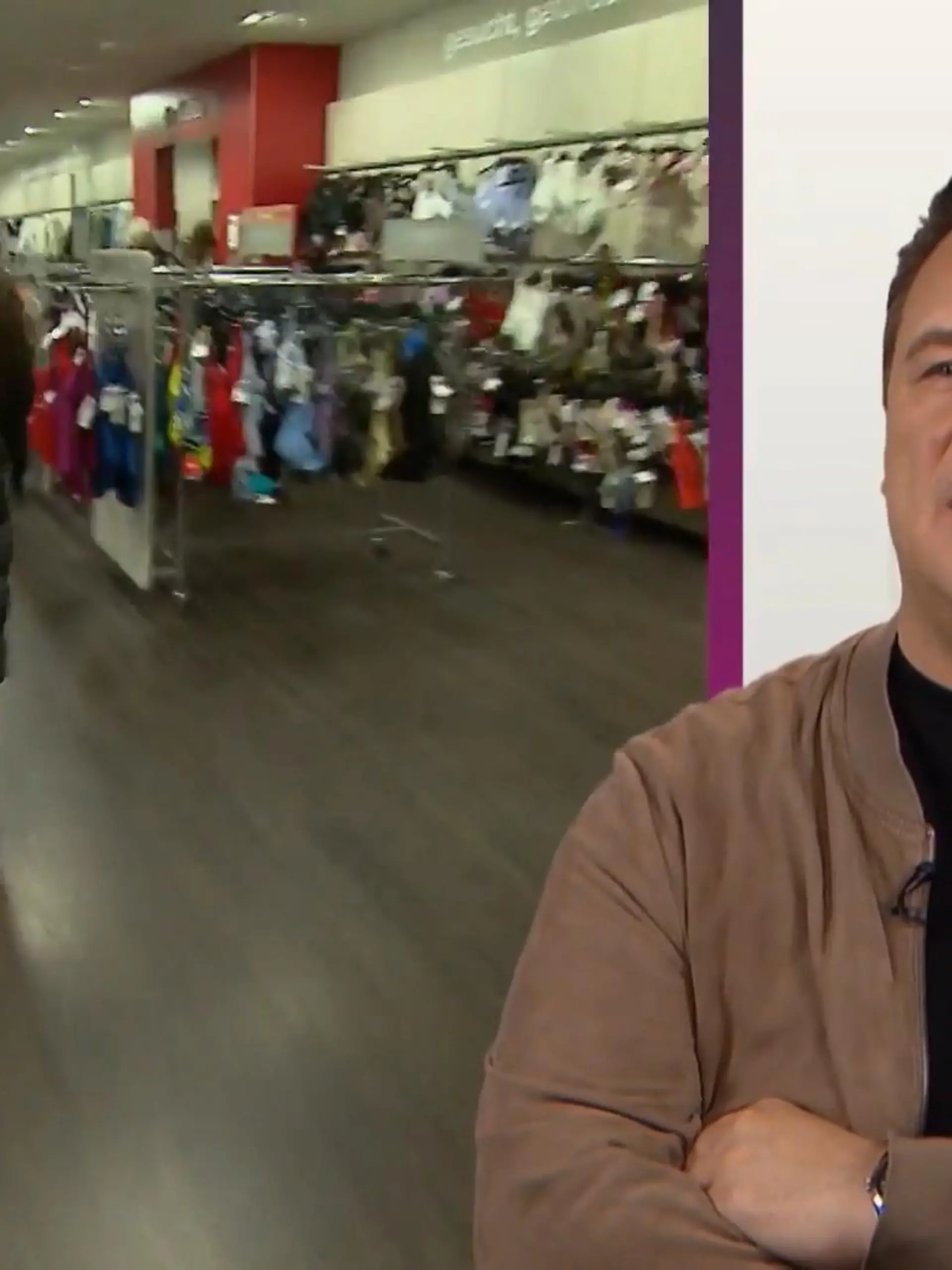Stardesigner Guido Maria Kretschmer blickt besorgt auf diese Szene: Shopping-Begleiterin Dalina läuft panisch durch den Laden.