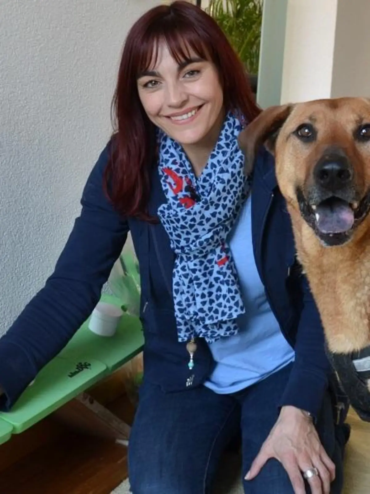Tiergeschichten2 - VOX-DOCMA TV - Diana Eichhorn mit Erdnusswarnhund Smarti