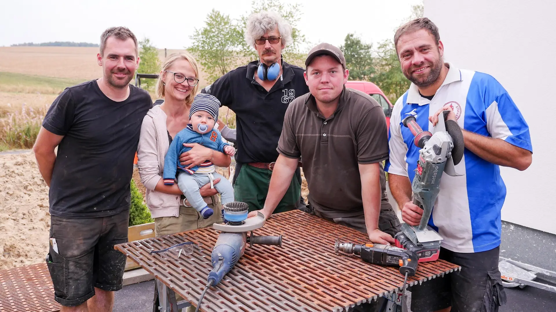 V.l.: Dennis, Carina mit Sohn Fred, Ralf, Henrik und Claus
