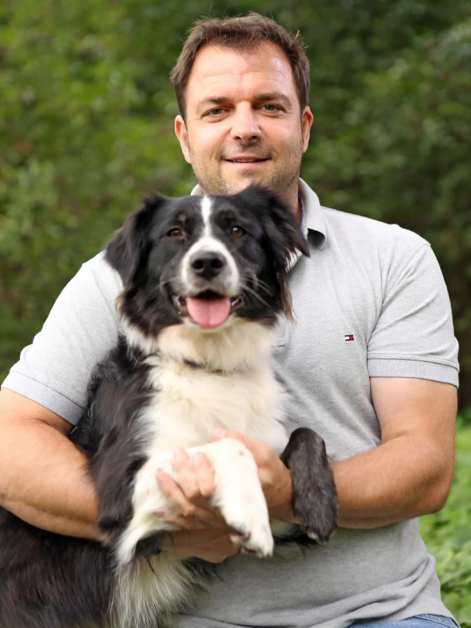 Martin Rütter mit seinem Hund "Emma".