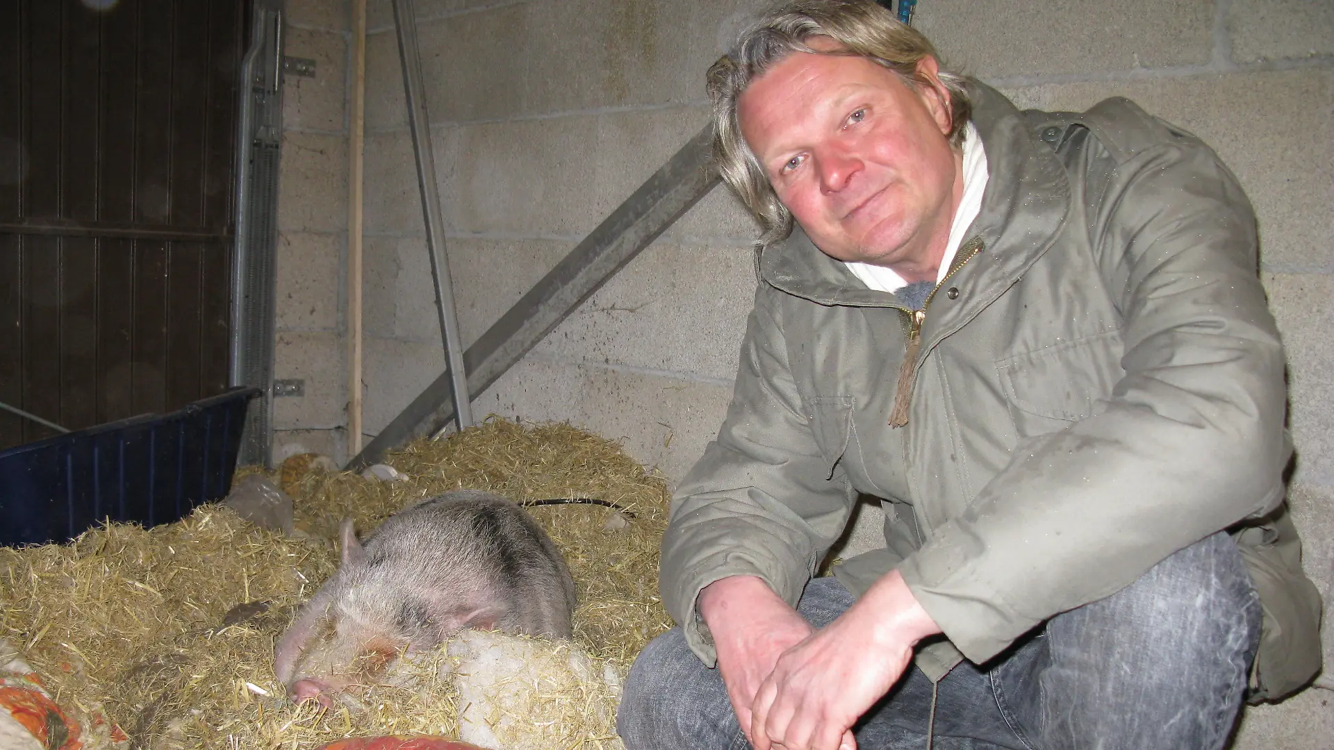 Tiere in Not - Frank Weber und Minischwein Emma