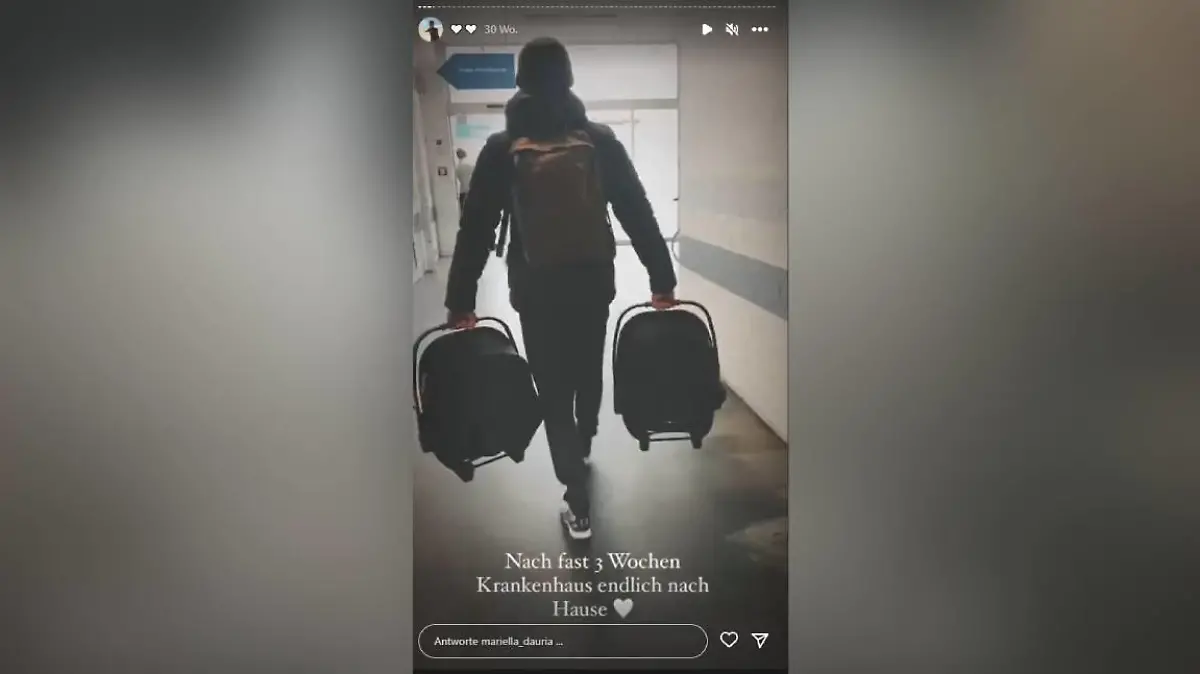 Nur einmal, als Mariella D'Auria mit ihren Babys das Krankenhaus verlassen durfte, postete sie ein Foto von ihrem Liebsten - allerdings von hinten.