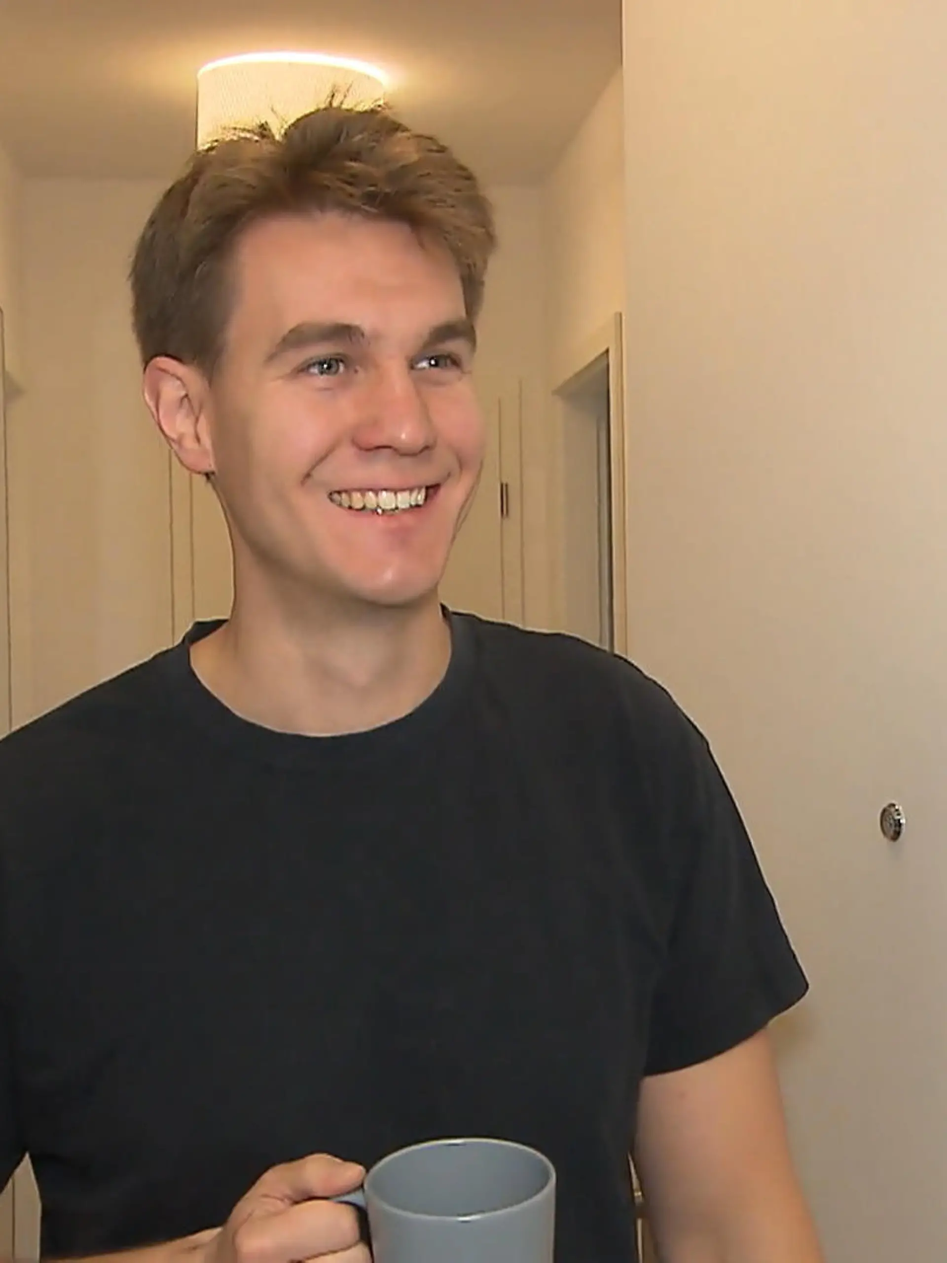 Bild zu: "Max ist für sein perfektes Dinner zwar hochmotiviert, aber auch ein bisschen verpeilt."