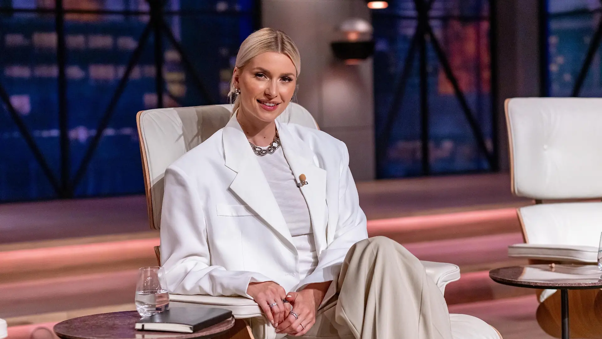 Gast-Löwin Lena Gercke.
+++ Die Verwendung des sendungsbezogenen Materials ist nur mit dem Hinweis und Verlinkung auf RTL+ gestattet. +++