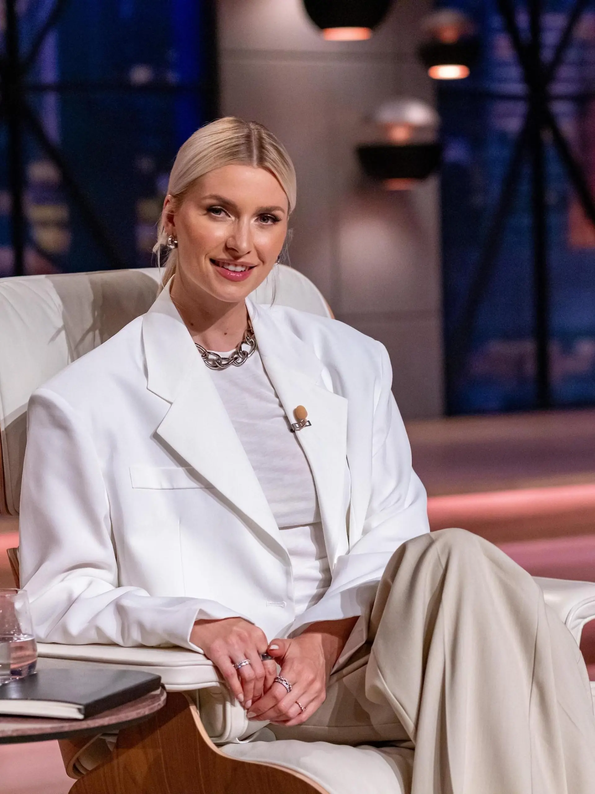 Gast-Löwin Lena Gercke.


+++ Die Verwendung des sendungsbezogenen Materials ist nur mit dem Hinweis und Verlinkung auf RTL+ gestattet. +++