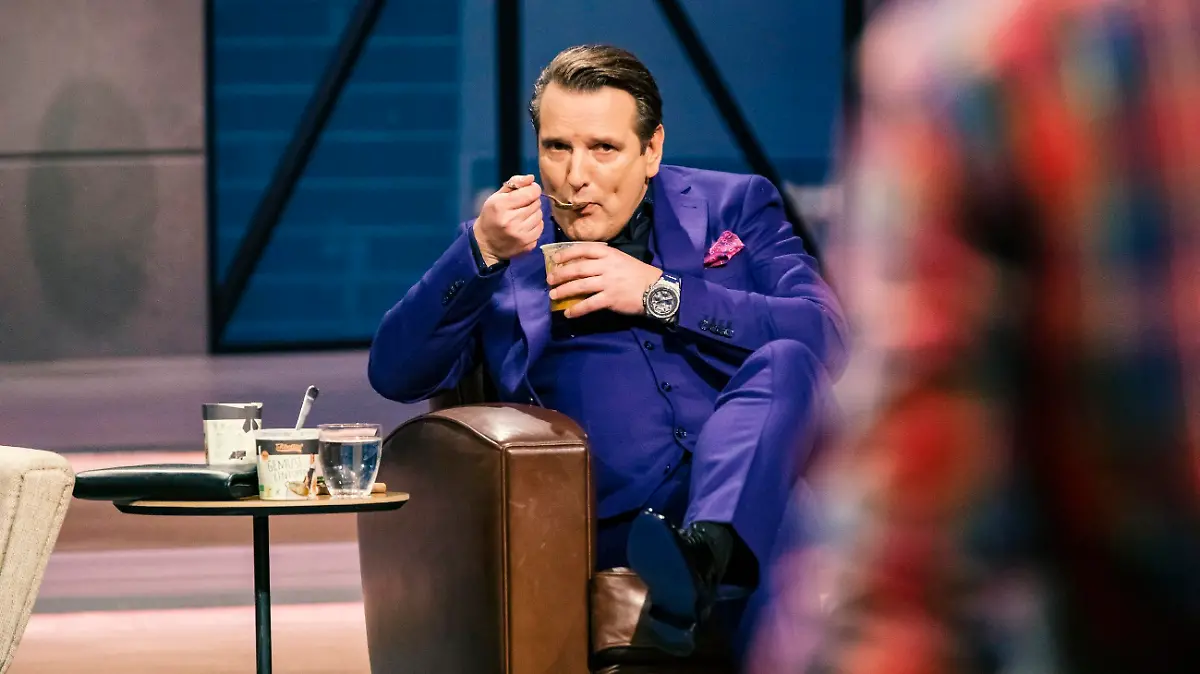Investor Ralf Dümmel nimmt den Supersoup Instant Eintopf von "La Ribollita" genau unter die Lupe.