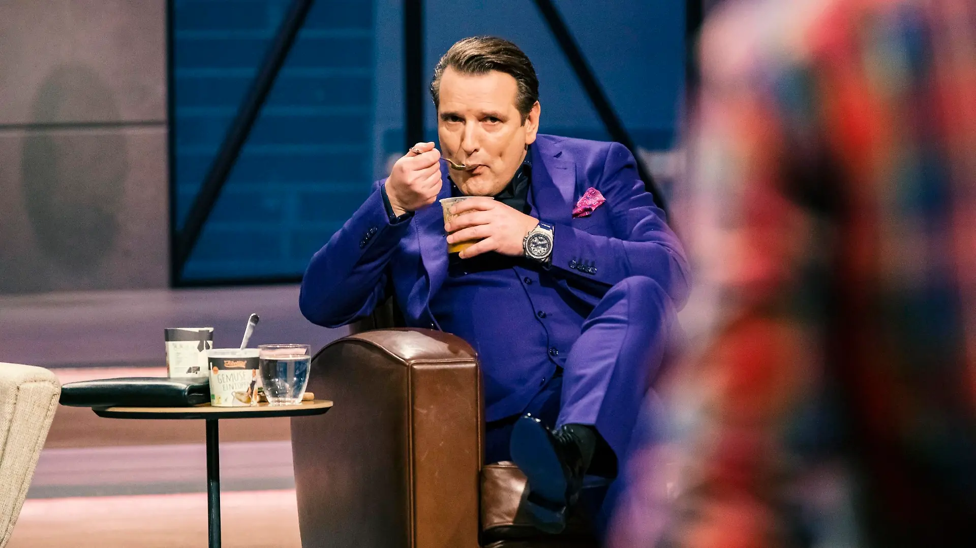 Investor Ralf Dümmel nimmt den Supersoup Instant Eintopf von "La Ribollita" genau unter die Lupe. 