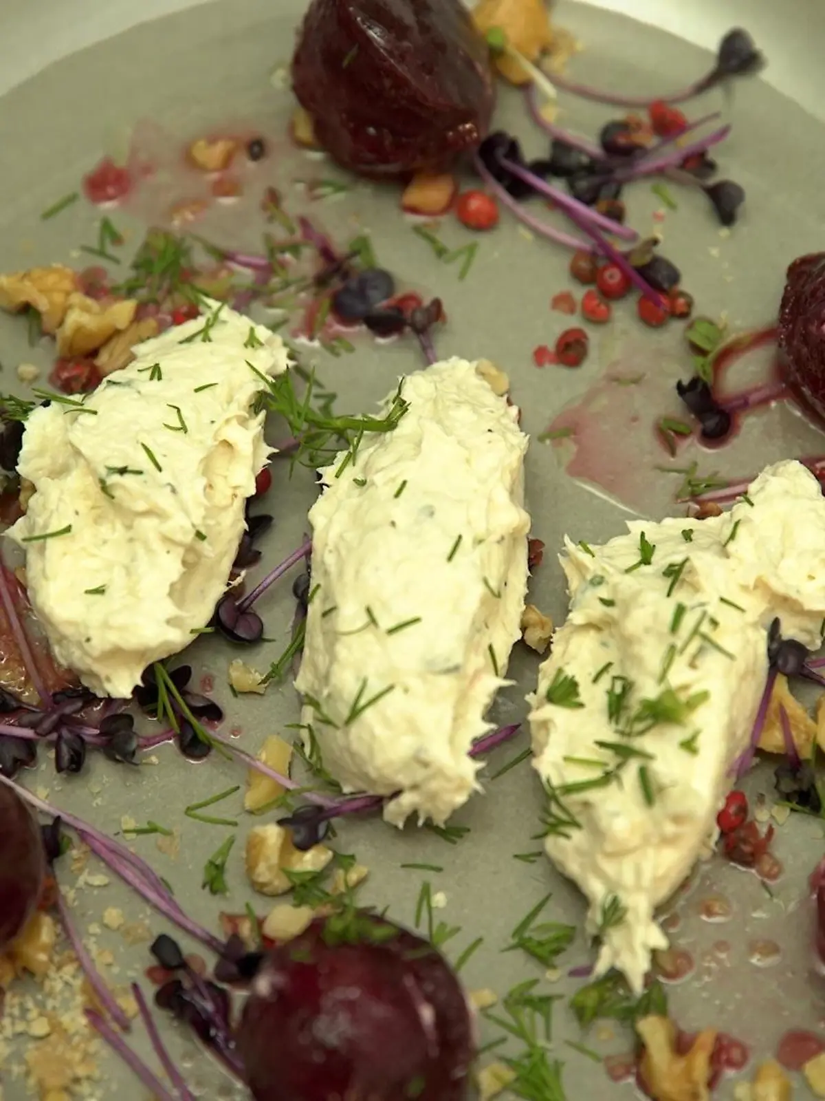 Das perfekte Dinner: Rote-Beete-Salat mit Forellenmousse - Jens-Michaels Vorspeise