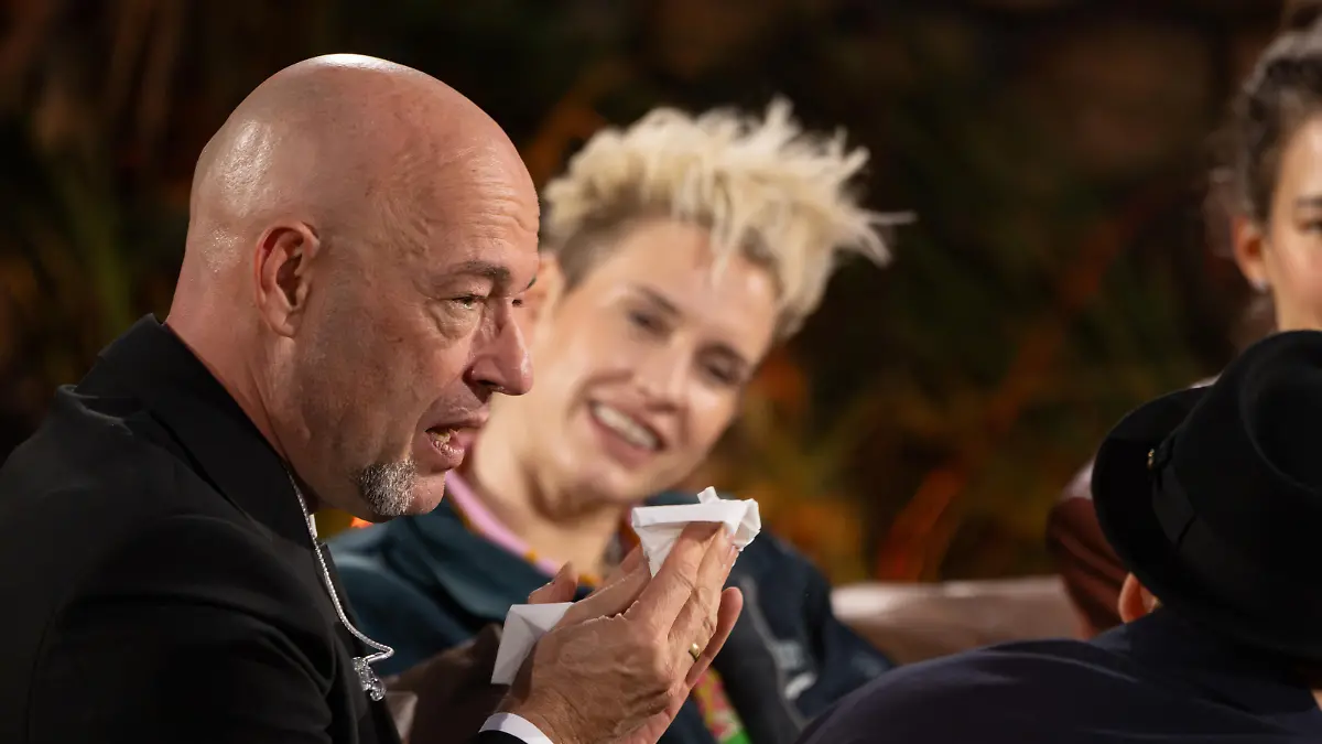 Unheilig und Deine Cousine
+++ Die Verwendung des sendungsbezogenen Materials ist nur mit dem Hinweis und Verlinkung auf RTL+ gestattet. +++