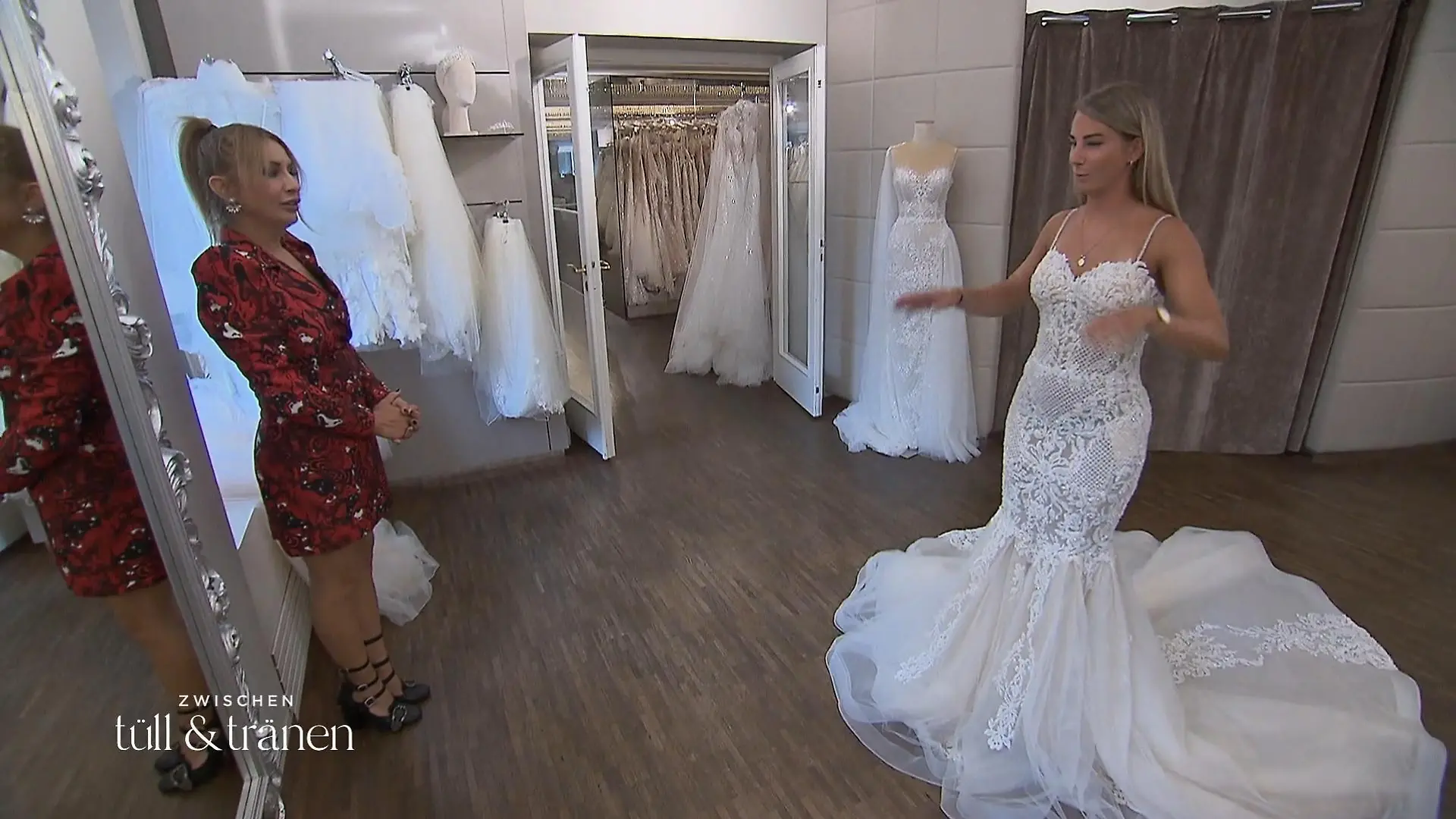Alle finden das Brautkleid toll - nur Expertin Nihal Saridemir nicht