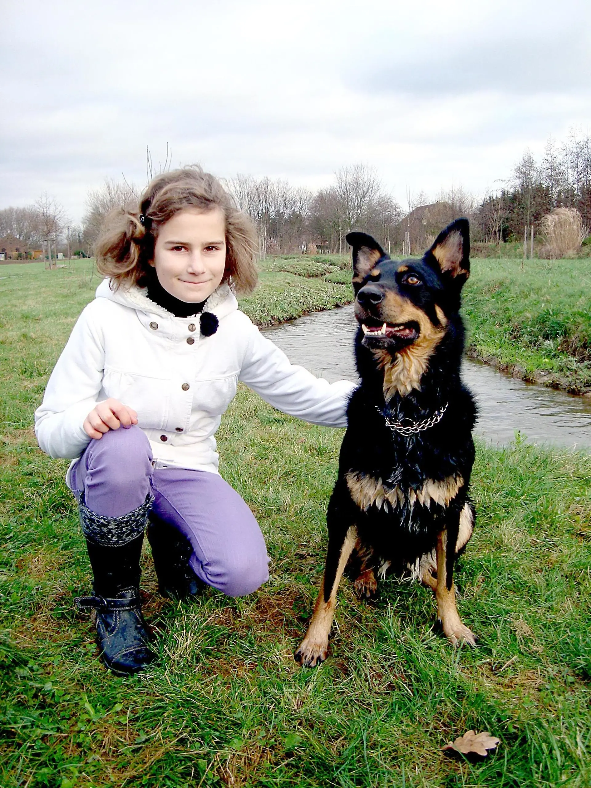 Denise Neubauer und Schäferhundmischling Cassy