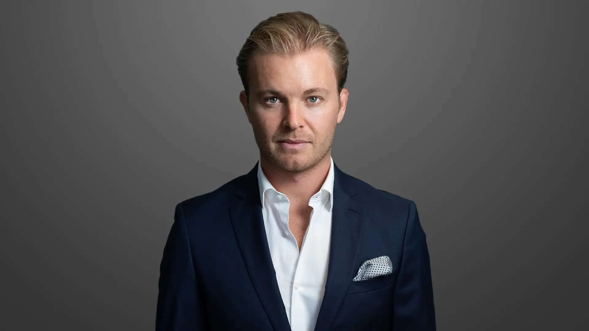Nico Rosberg ist neuer Löwe und Investor in der siebten Staffel "Die Höhle der Löwen".

Die Verwendung des sendungsbezogenen Materials ist nur mit dem Hinweis und Verlinkung auf TVNOW gestattet.