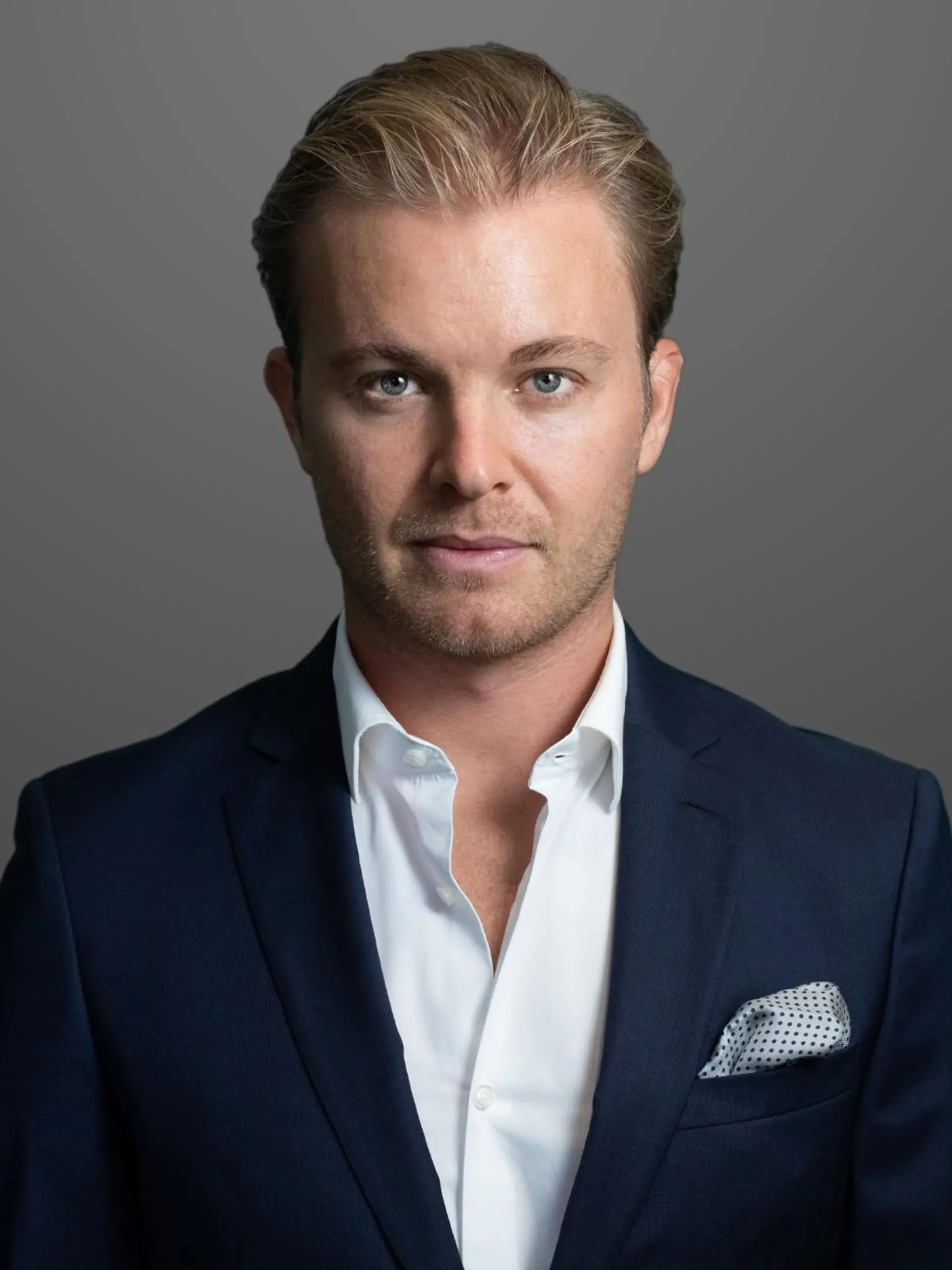 Nico Rosberg ist neuer Löwe und Investor in der siebten Staffel "Die Höhle der Löwen".

Die Verwendung des sendungsbezogenen Materials ist nur mit dem Hinweis und Verlinkung auf TVNOW gestattet.