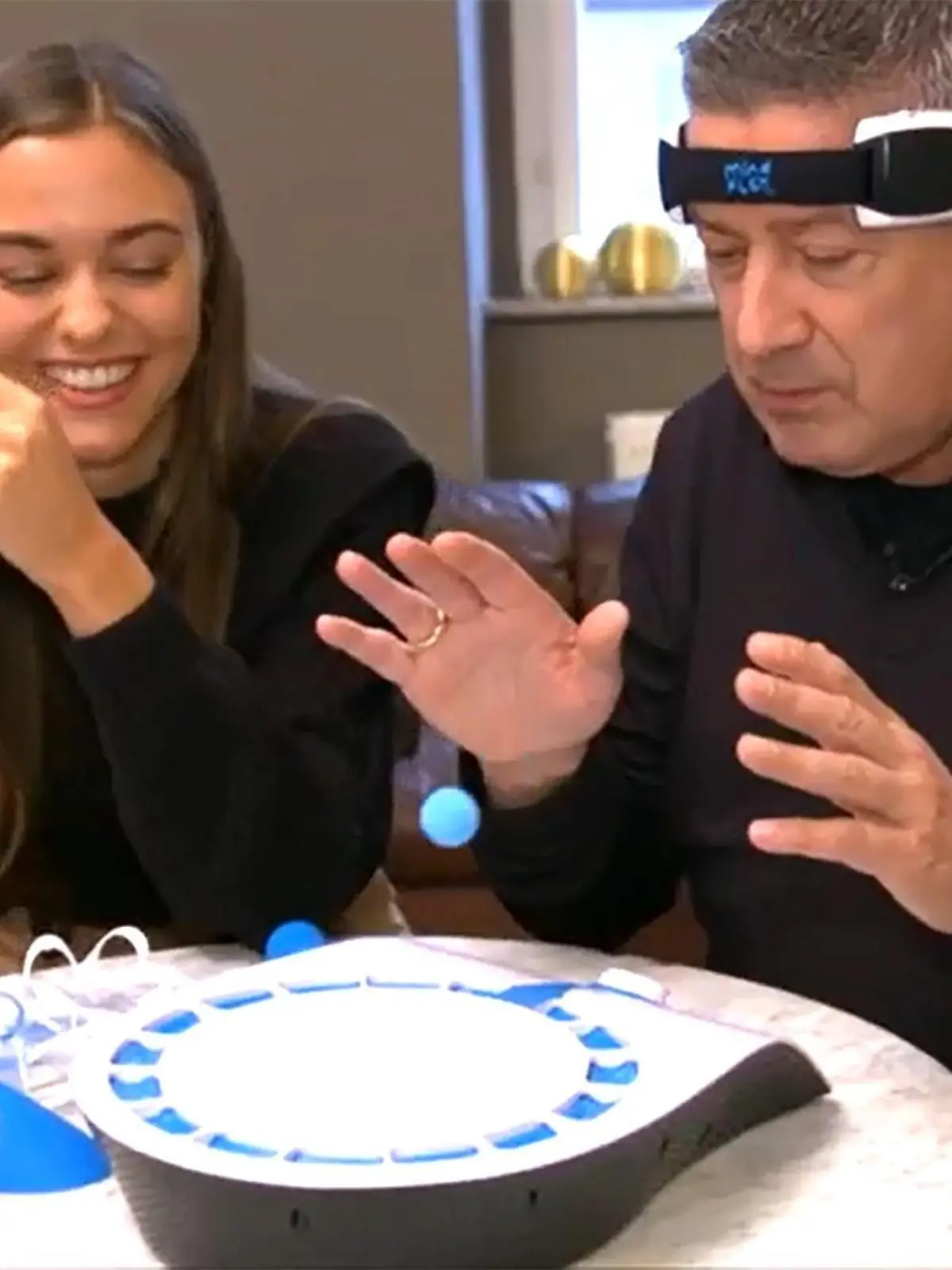 Joachim Llambi und Katharina Llambi testen "Mindflex".



+++ Die Verwendung des sendungsbezogenen Materials ist nur mit dem Hinweis und Verlinkung auf RTL+ gestattet. +++