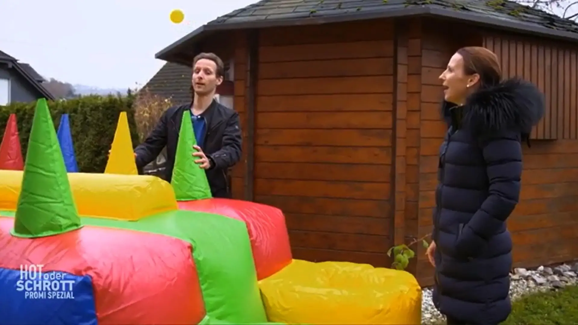 Sabrina Mockenhaupt und Markus Mockenhaupt testen das "Geschicklichkeitsspiel".



+++ Die Verwendung des sendungsbezogenen Materials ist nur mit dem Hinweis und Verlinkung auf RTL+ gestattet. +++