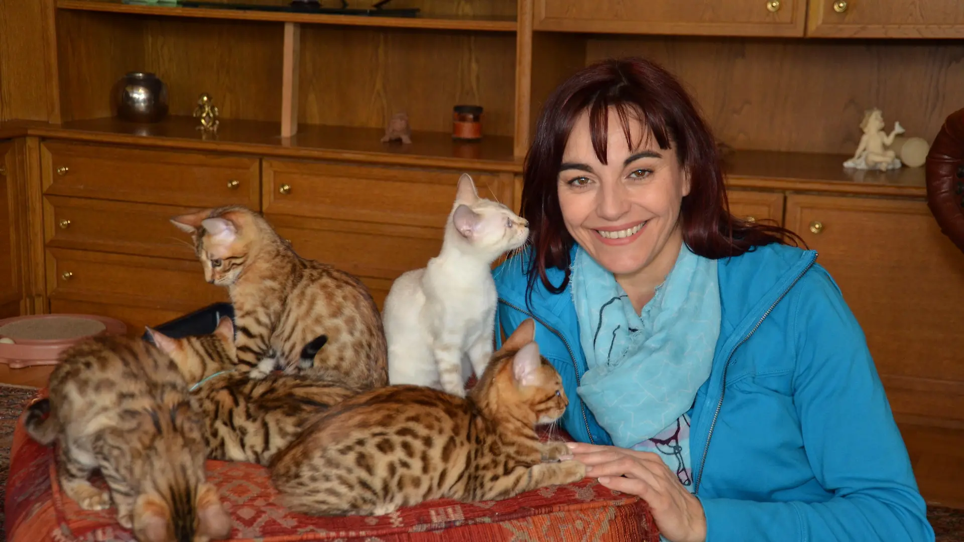 Tiergeschichten2 - Diana Eichhorn mit Bengal-Katzen