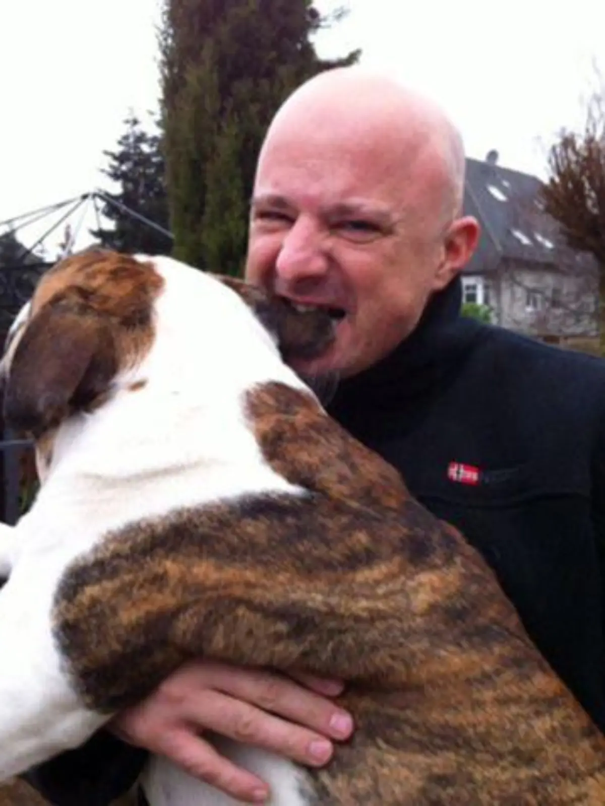 Detlef mit seinem Hund "Kai-Uwe".