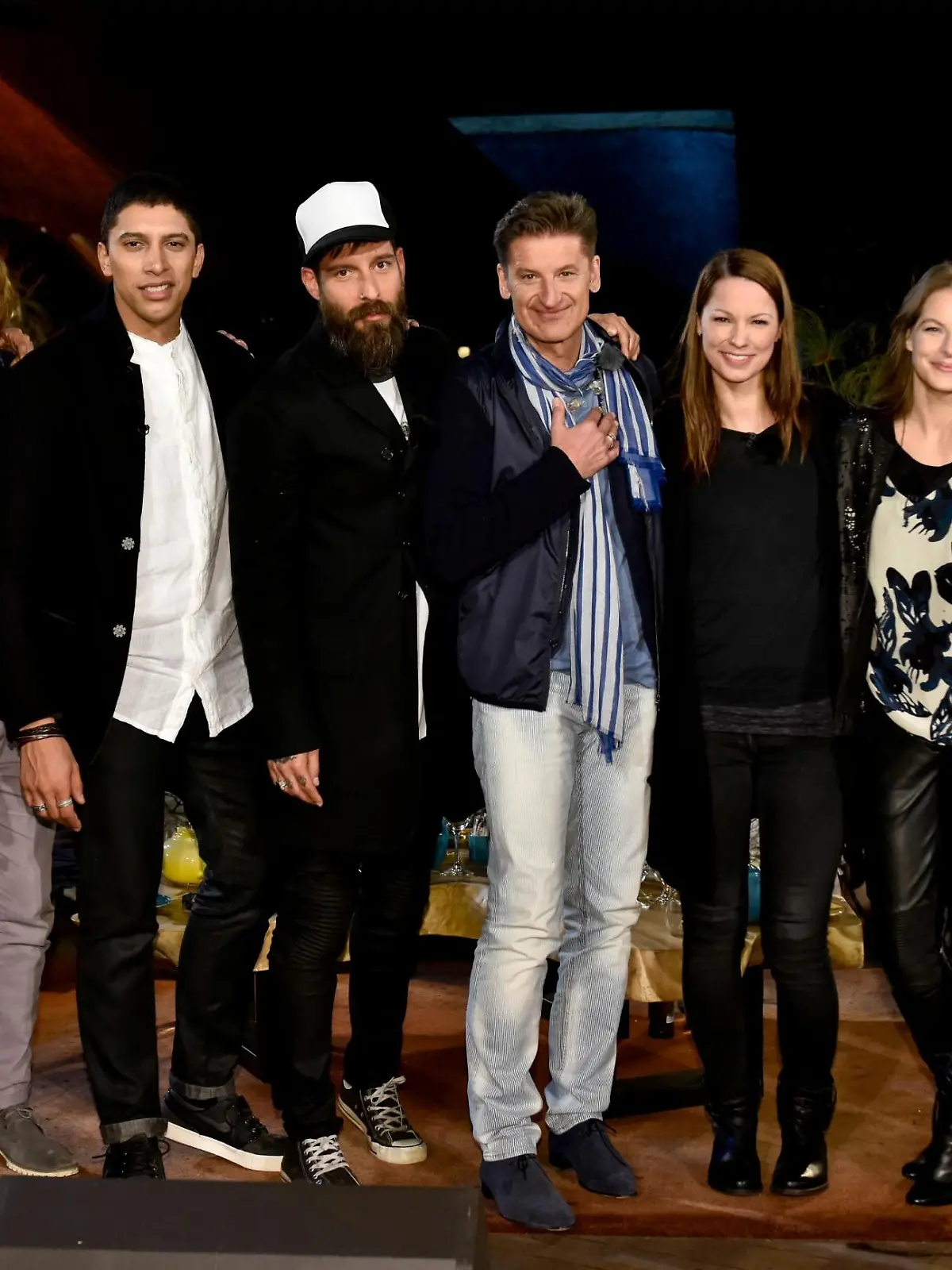 V.l.: Xavier Naidoo, Tobias Künzel von 'Die Prinzen', Andreas Bourani, Daniel Wirtz, 'PUR'- Sänger Hartmut Engler, Christina Stürmer, Yvonne Catterfeld und Sebastian Krumbiegel von 'Die Prinzen'.