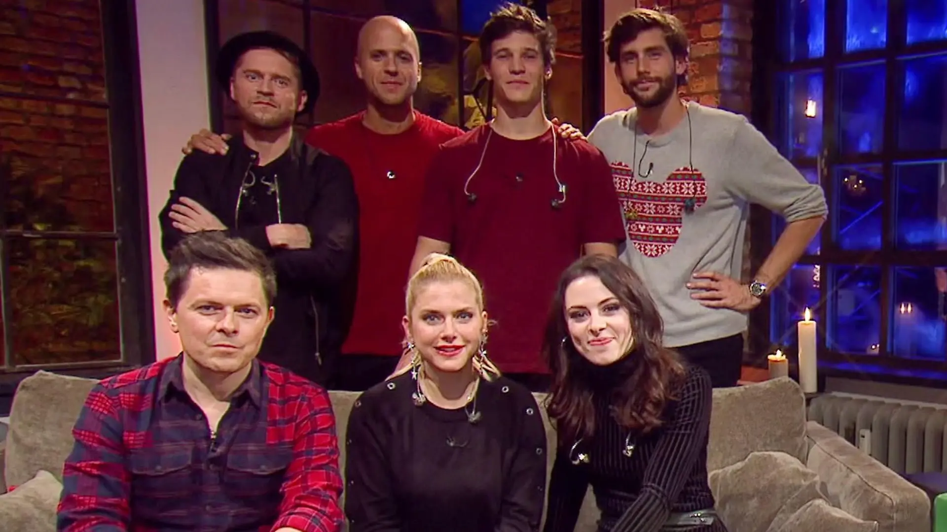 V.l.h: Johannes Oerding, Milow, Wincent Weiss, Alvaro Soler
V.l.v.: Michael Patrick Kelly, Jeantette Biedermann, Jennifer Haben

Die Verwendung des sendungsbezogenen Materials ist nur mit dem Hinweis und Verlinkung auf TVNOW gestattet.