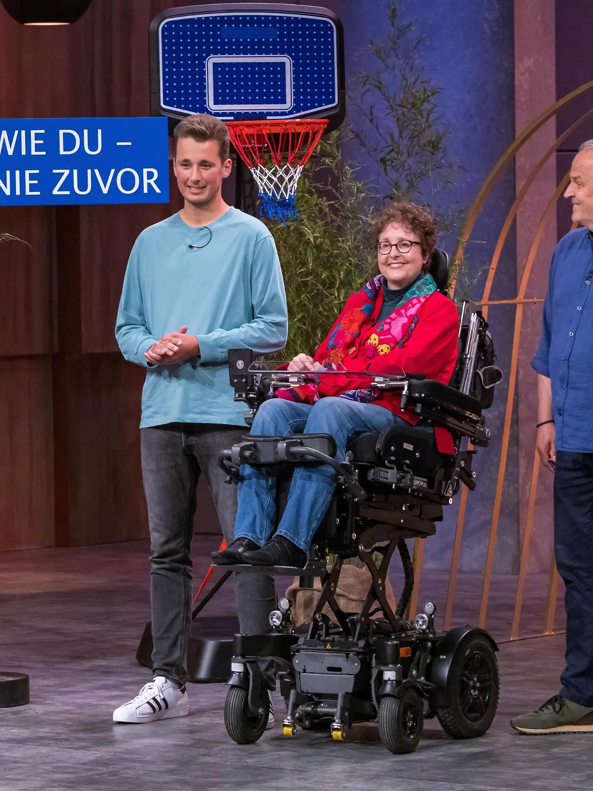 Louis (l.) und Marco Kleemeier präsentieren zusammen mit Karen Schallert Unique United, eine Vermittlungs-Plattform für Menschen mit Handicap. Sie erhoffen sich ein Investment von 210.000 Euro für 35 Prozent der Firmenanteile.

+++ Die Verwendung des sendungsbezogenen Materials ist nur mit dem Hinweis und Verlinkung auf RTL+ gestattet. +++