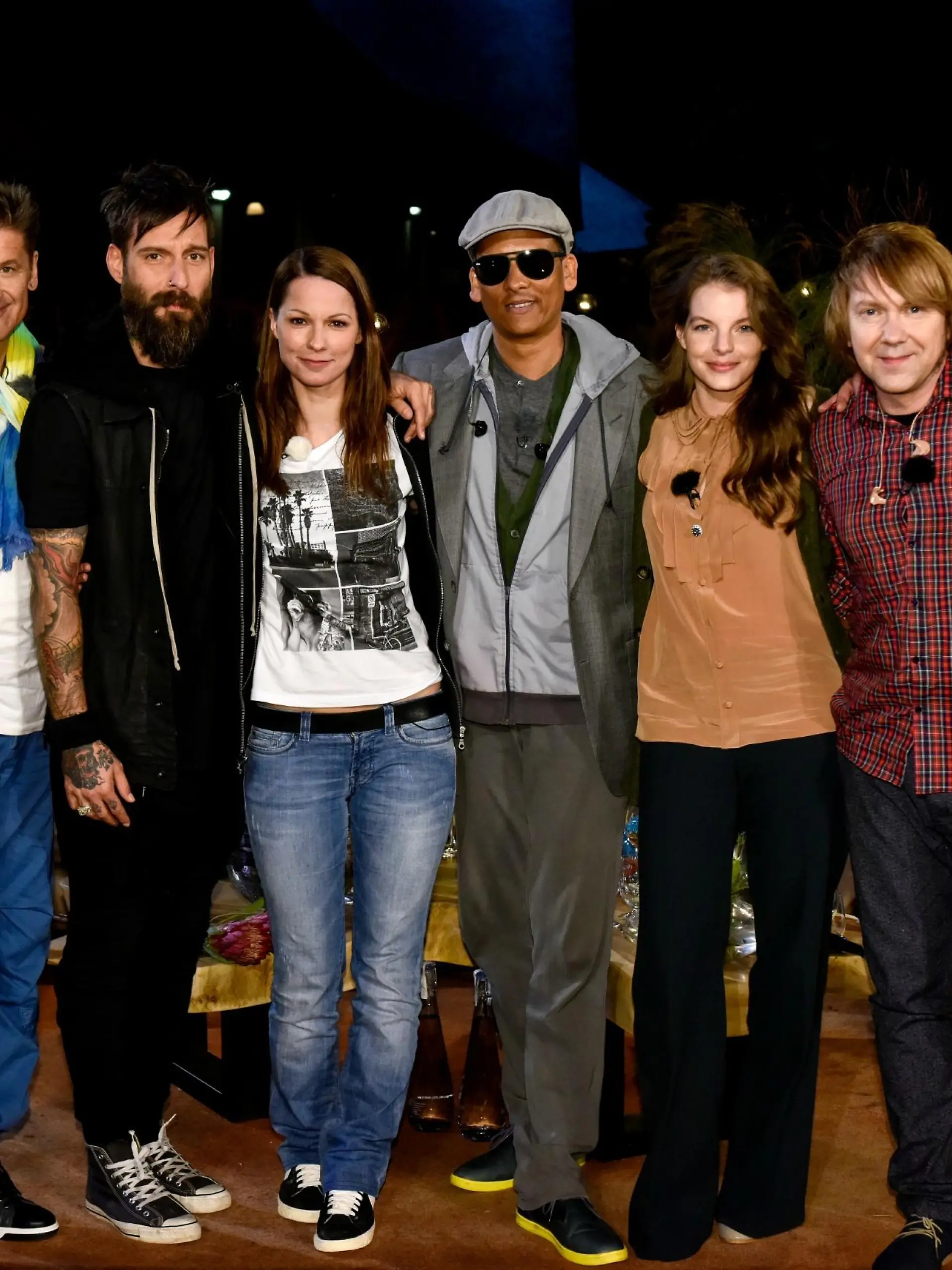 V.l.: Andreas Bourani,  'PUR'-Sänger Hartmut Engler, Daniel Wirtz, Christina Stürmer, Xavier Naidoo, Yvonne Catterfeld, Tobias Künzel und Sebastian Krumbiegel von 'Die Prinzen'.