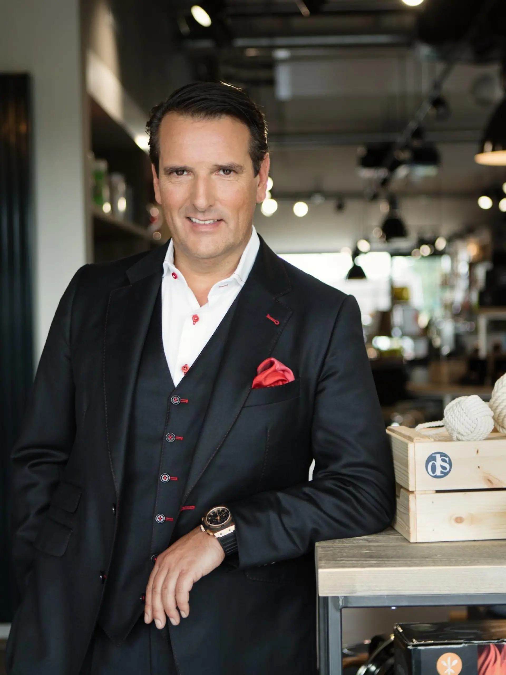 Investor Ralf Dümmel in seinem Showroom. 