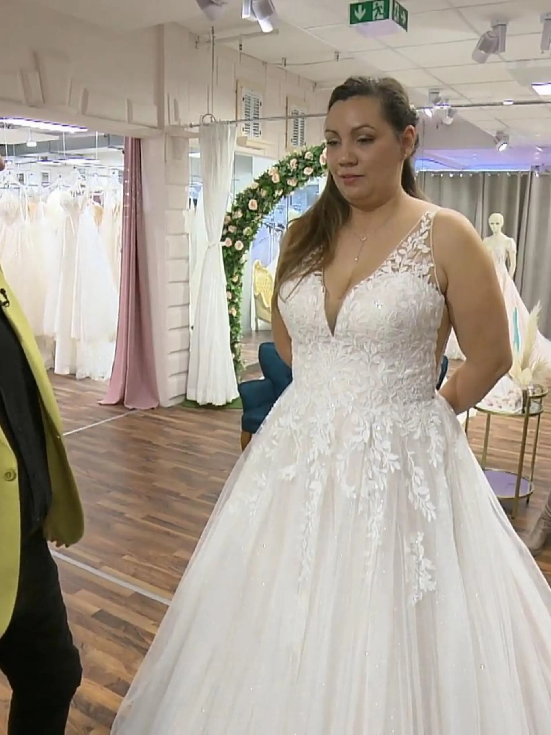 Bei diesem Kleid müsste sich der Bräutigam doch am Riemen reißen können
